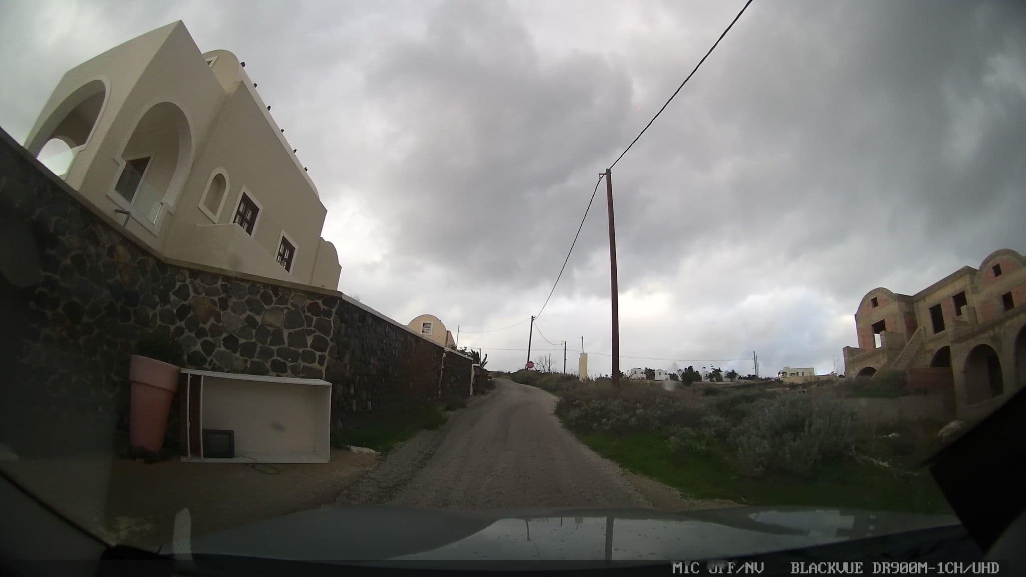 Street view near Leon Luxury Suites, Firá — © jthnz (CC BY-SA · Mapillary)