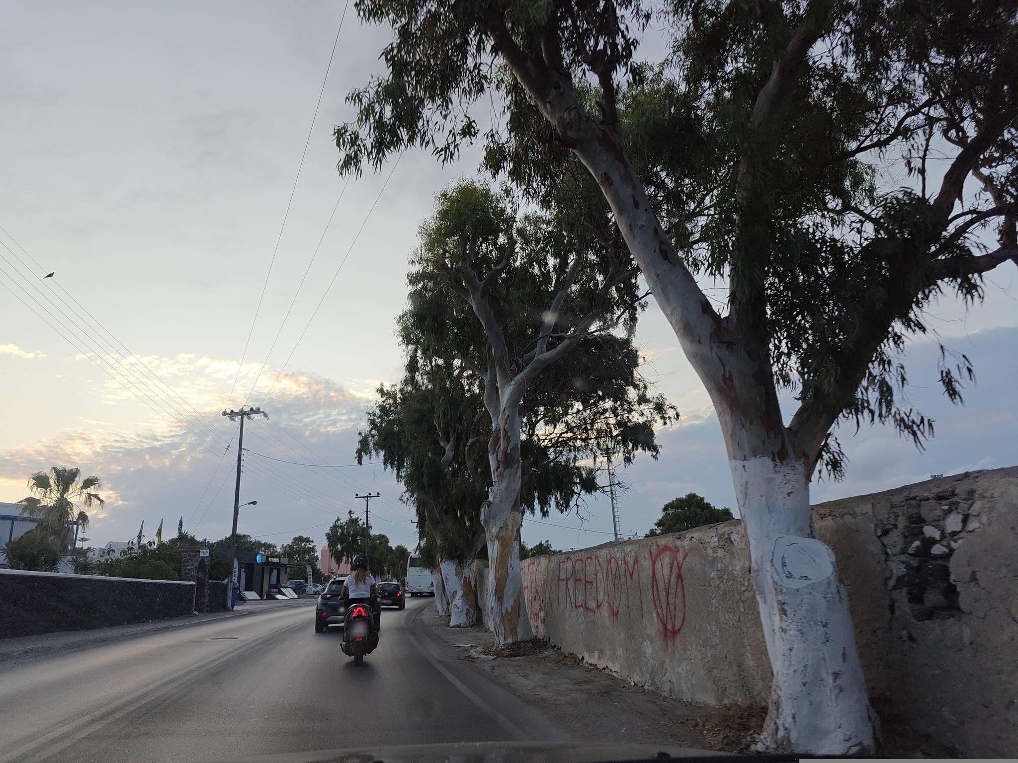 Street view near Hotel Palladion, Firá — © grkpete (CC BY-SA · Mapillary)