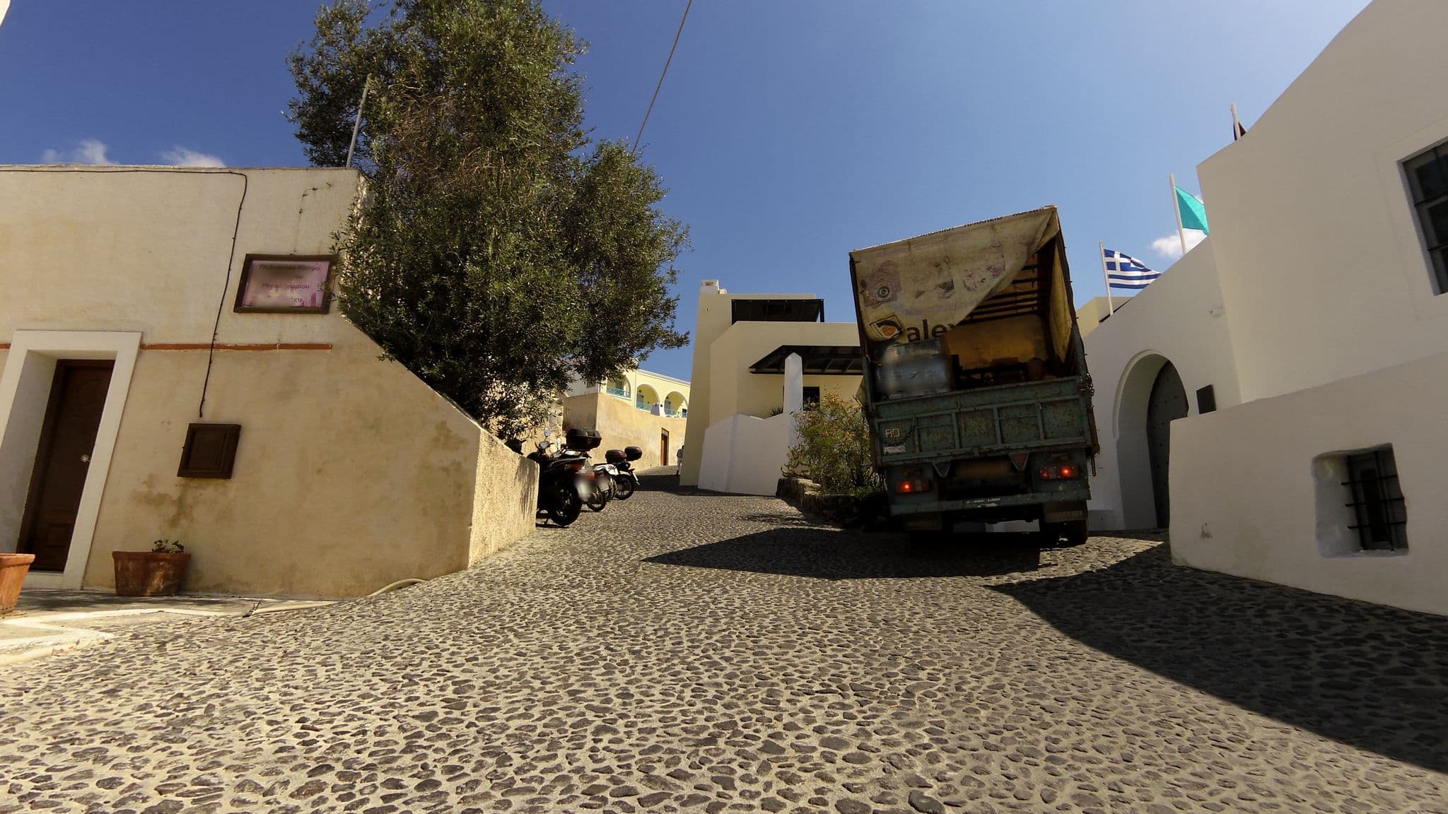 Street view near Vedema Resort Pool, Emporeío — © nisselson (CC BY-SA · Mapillary)