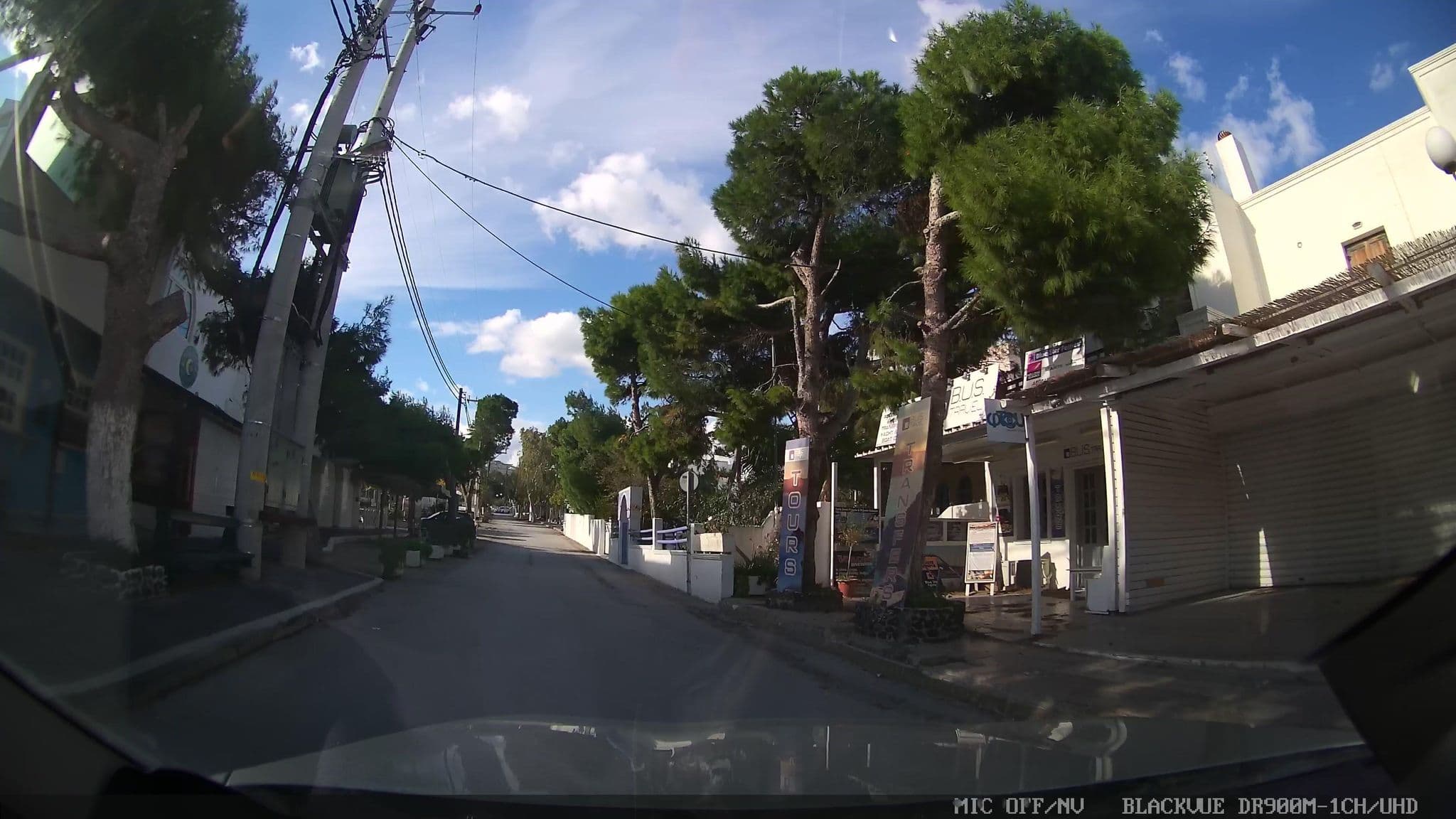 Street view near Koralli Hotel, Emporeío — © jthnz (CC BY-SA · Mapillary)