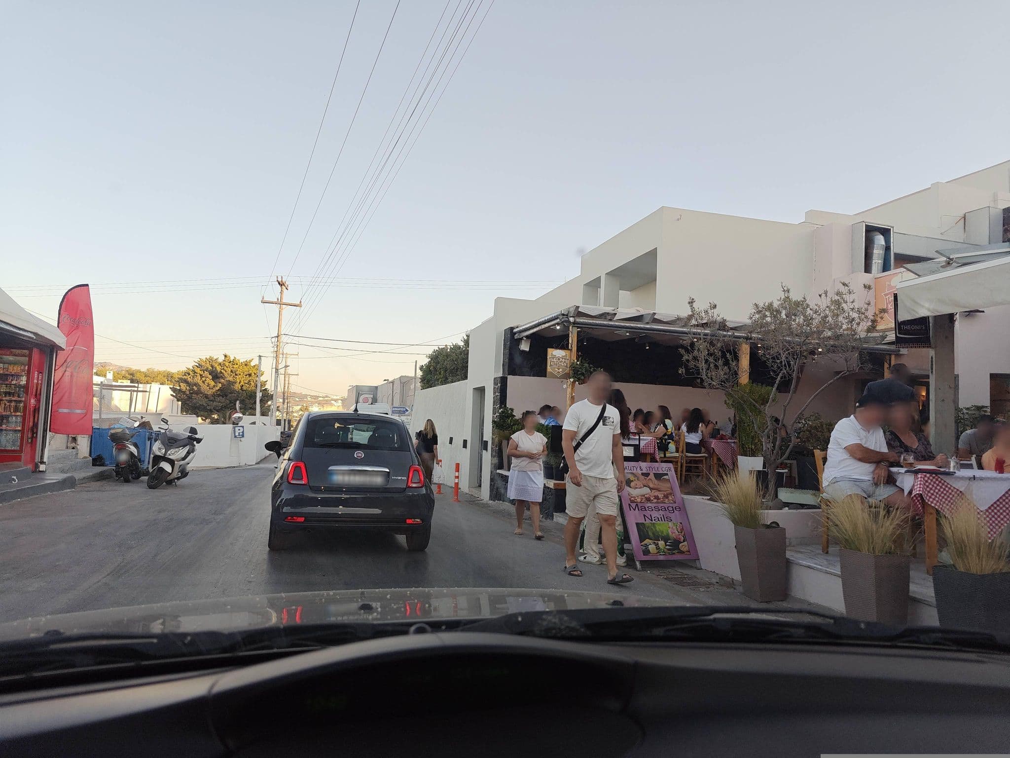 Street view near Kallisti Pool Bar, Firá — © grkpete (CC BY-SA · Mapillary)