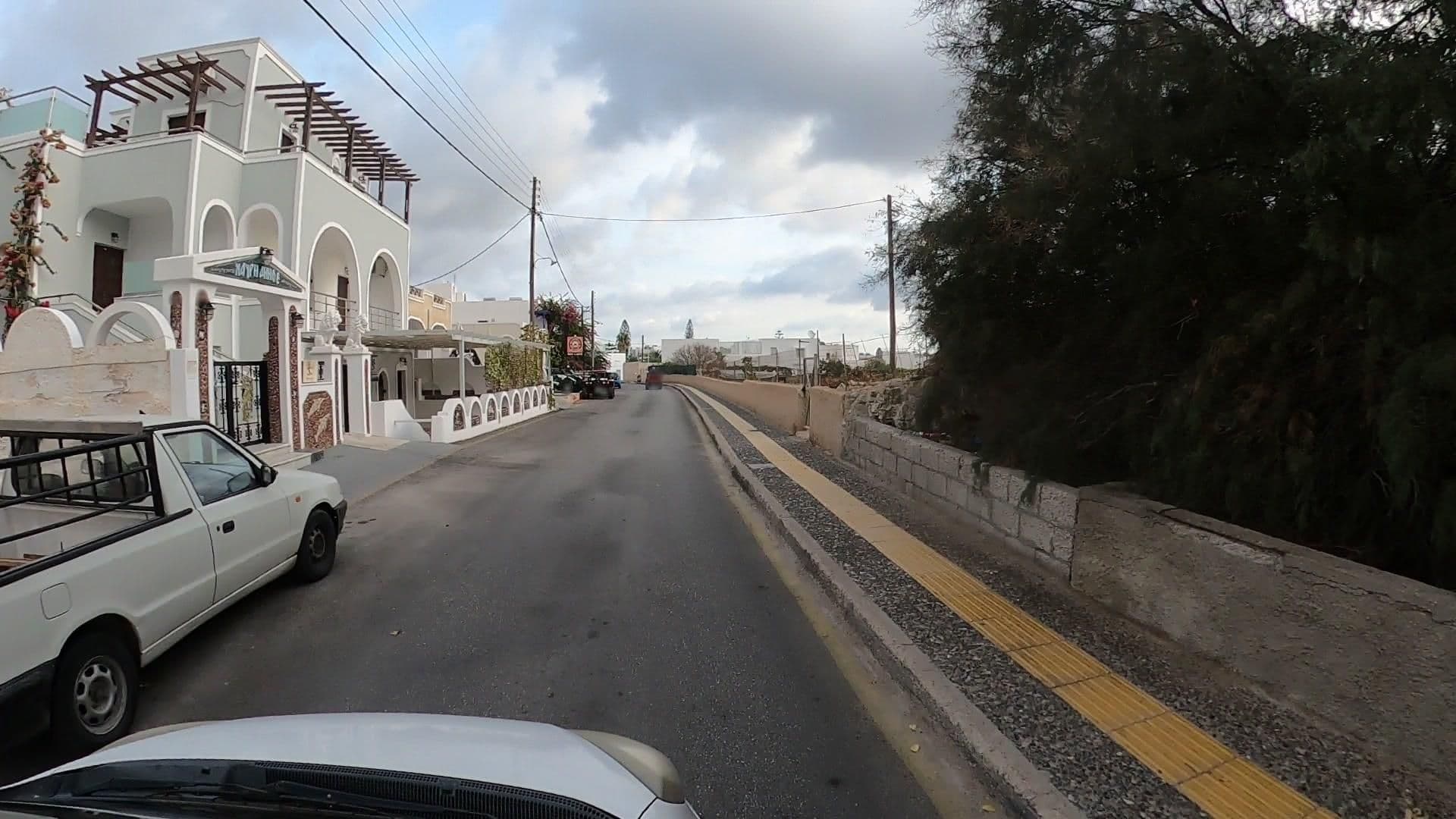 Street view near Black Sand Apartments Καμάρι, Emporeío — © efikour (CC BY-SA · Mapillary)