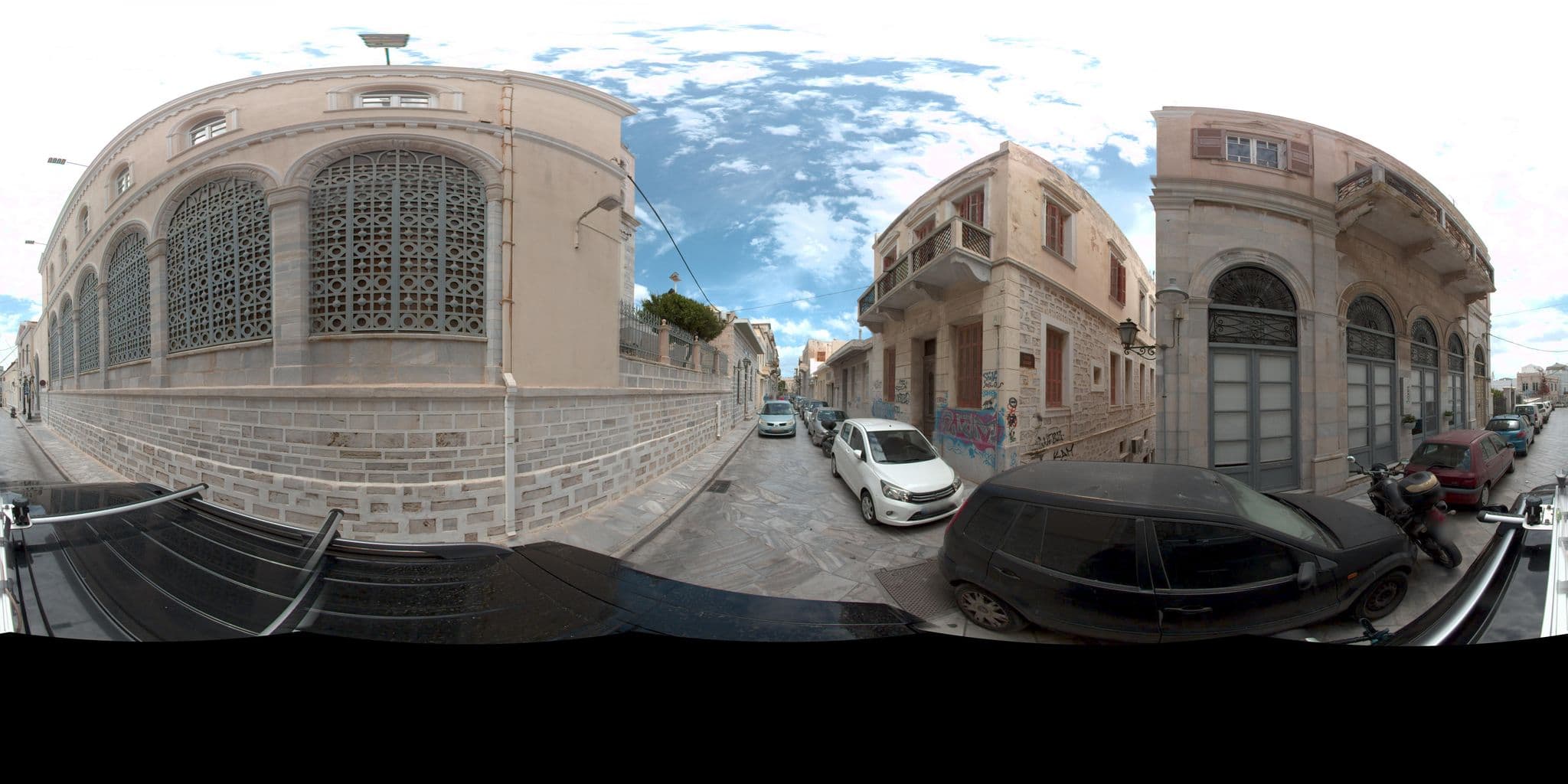 Street view near Shapes Luxury Suites, Ermoúpolis — © MarianPanagiotopoulou (CC BY-SA · Mapillary)