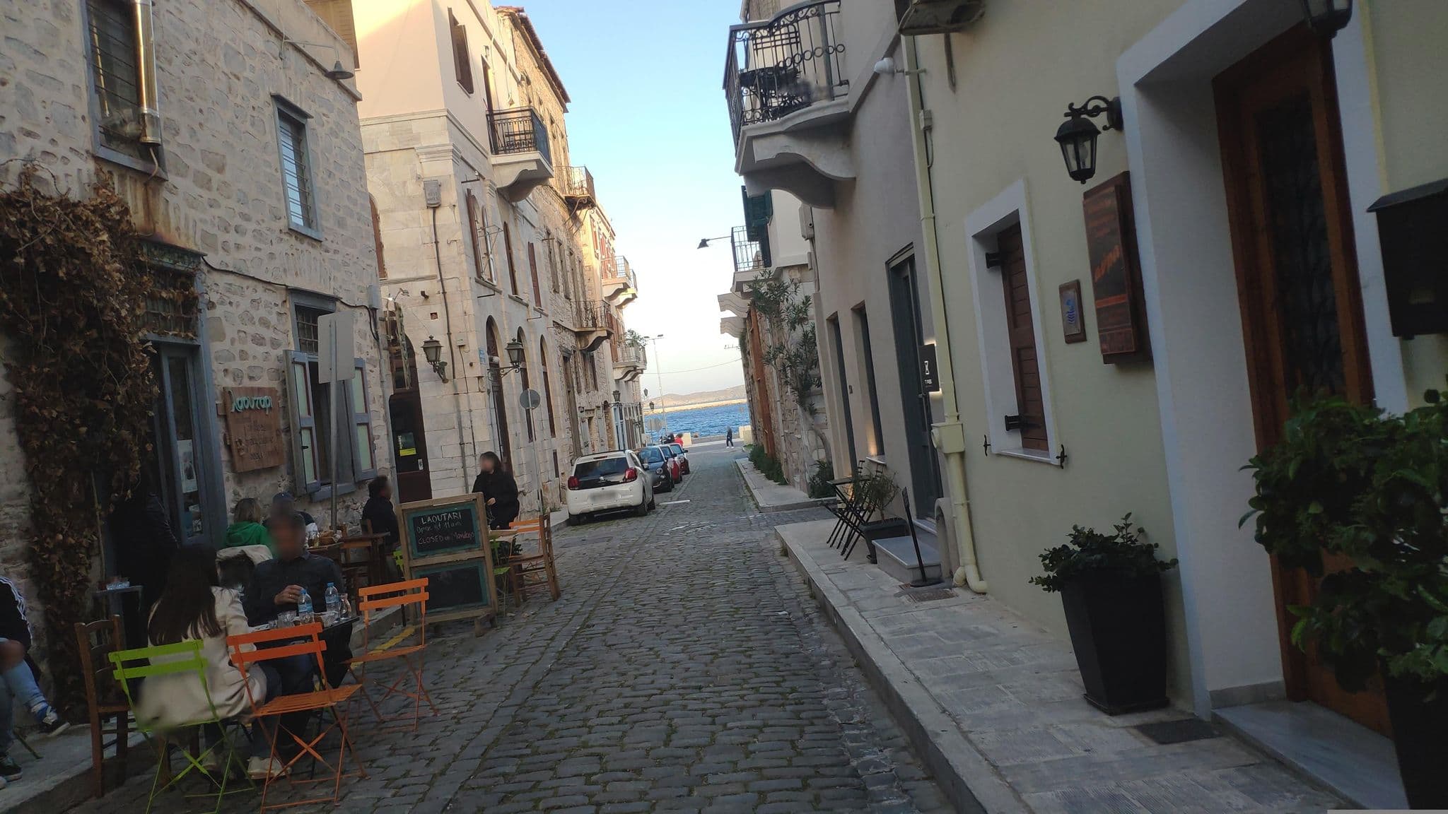 Street view near Ayra Rooms To Let, Ermoúpolis — © pppetros (CC BY-SA · Mapillary)