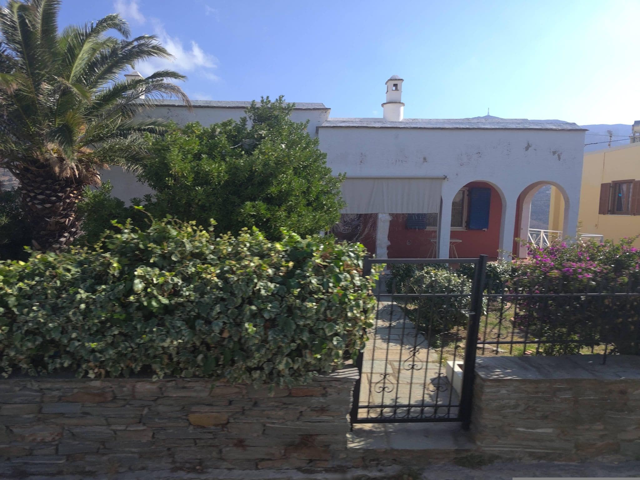 Street view near Andros Lighthouse Apartments, Andros — © kibour (CC BY-SA · Mapillary)