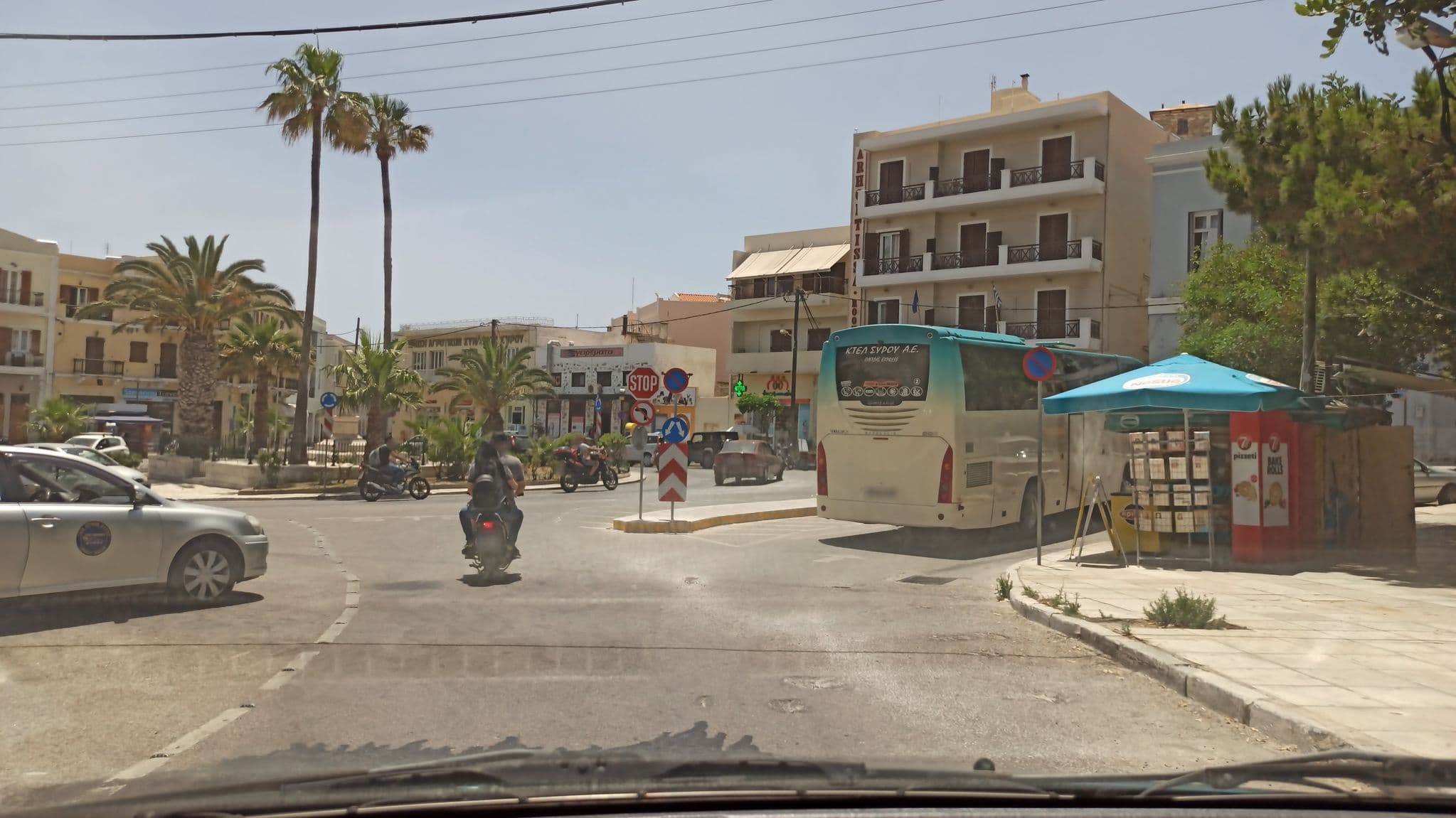 Street view near Aiolia Rooms, Ermoúpolis — © pavlospc (CC BY-SA · Mapillary)