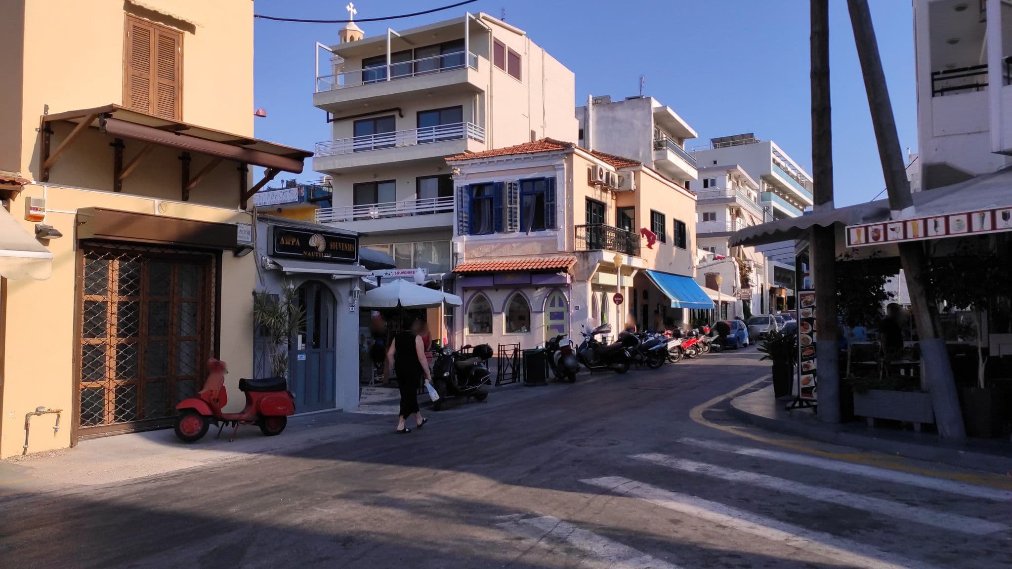 Street view near steve apartments, Ródos — © osm1012 (CC BY-SA · Mapillary)