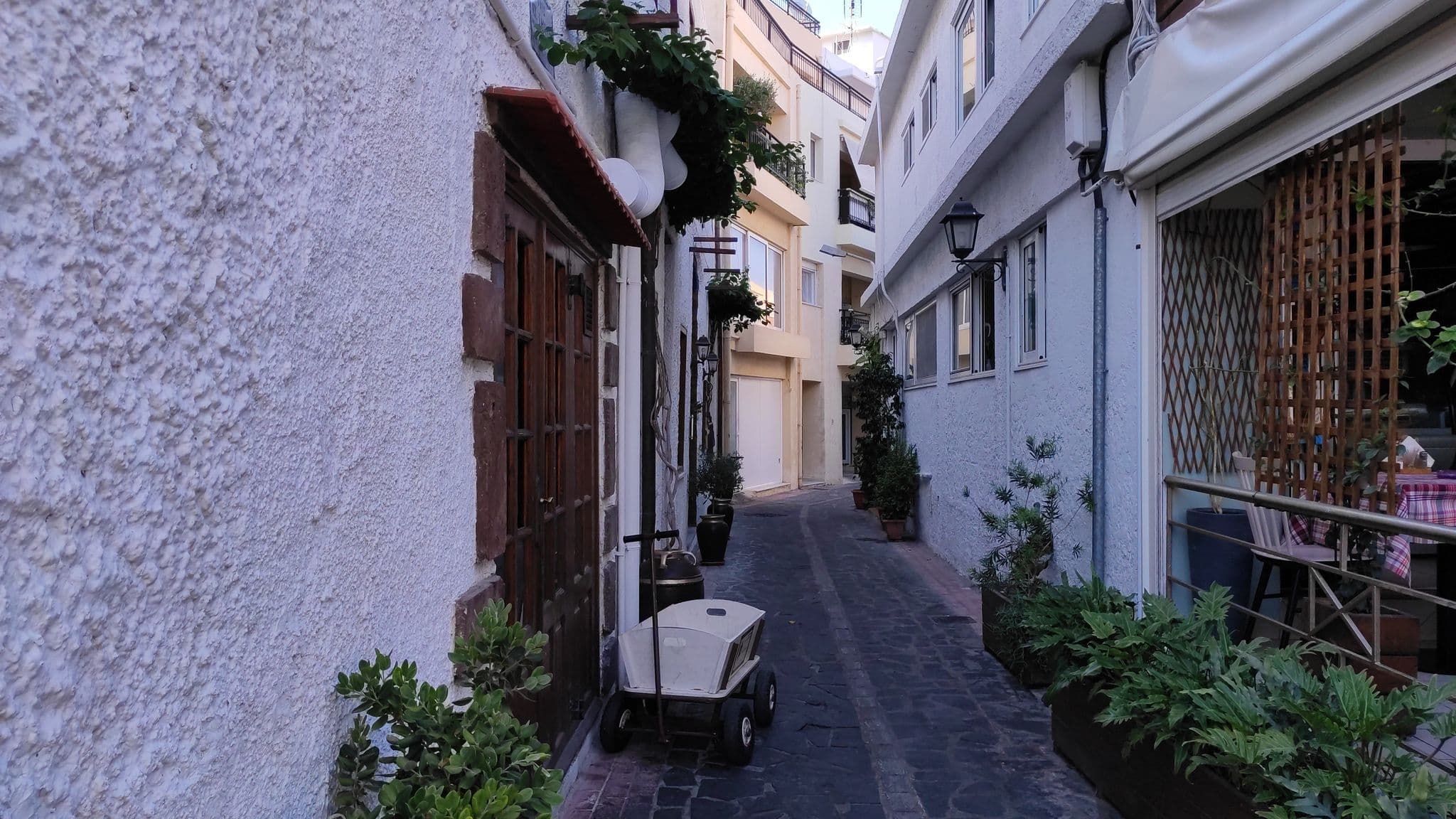 Street view near Marnin Apartments, Ródos — © osm1012 (CC BY-SA · Mapillary)