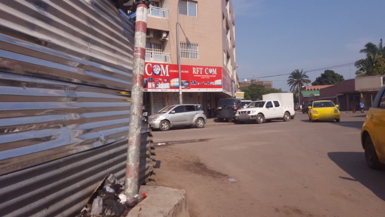 Street view near Hôtel Sofio, Kinshasa