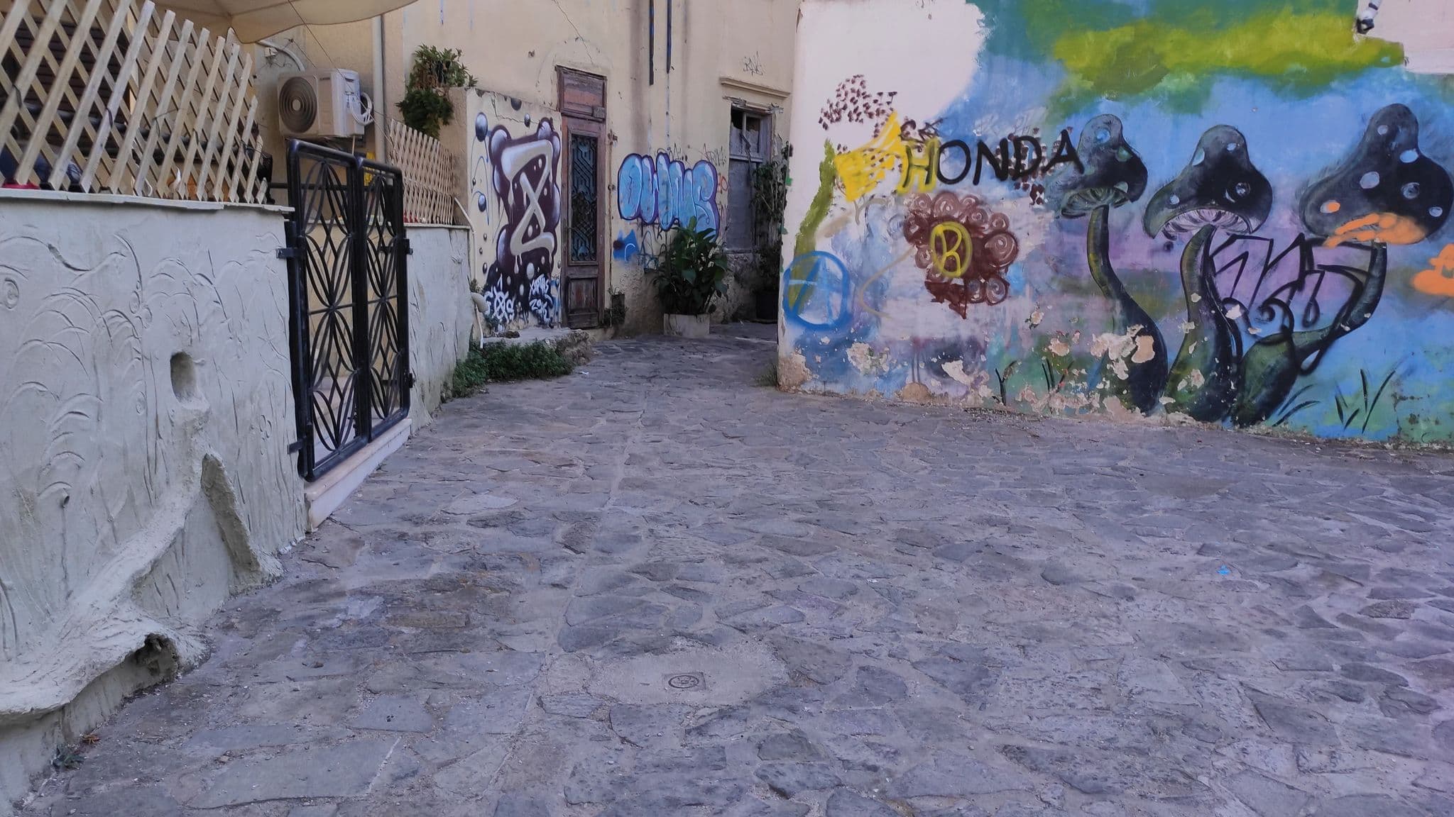Street view near New York Hotel, Ródos — © osm1012 (CC BY-SA · Mapillary)