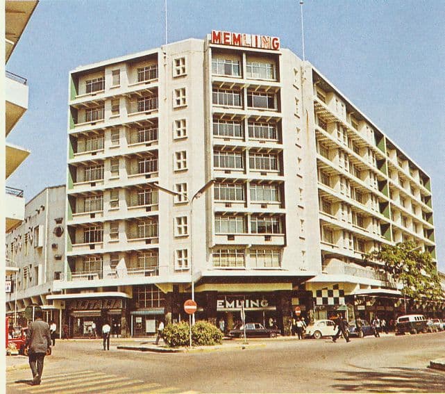 Hôtel Memling (via Wikimedia Commons, CC BY 2.0)