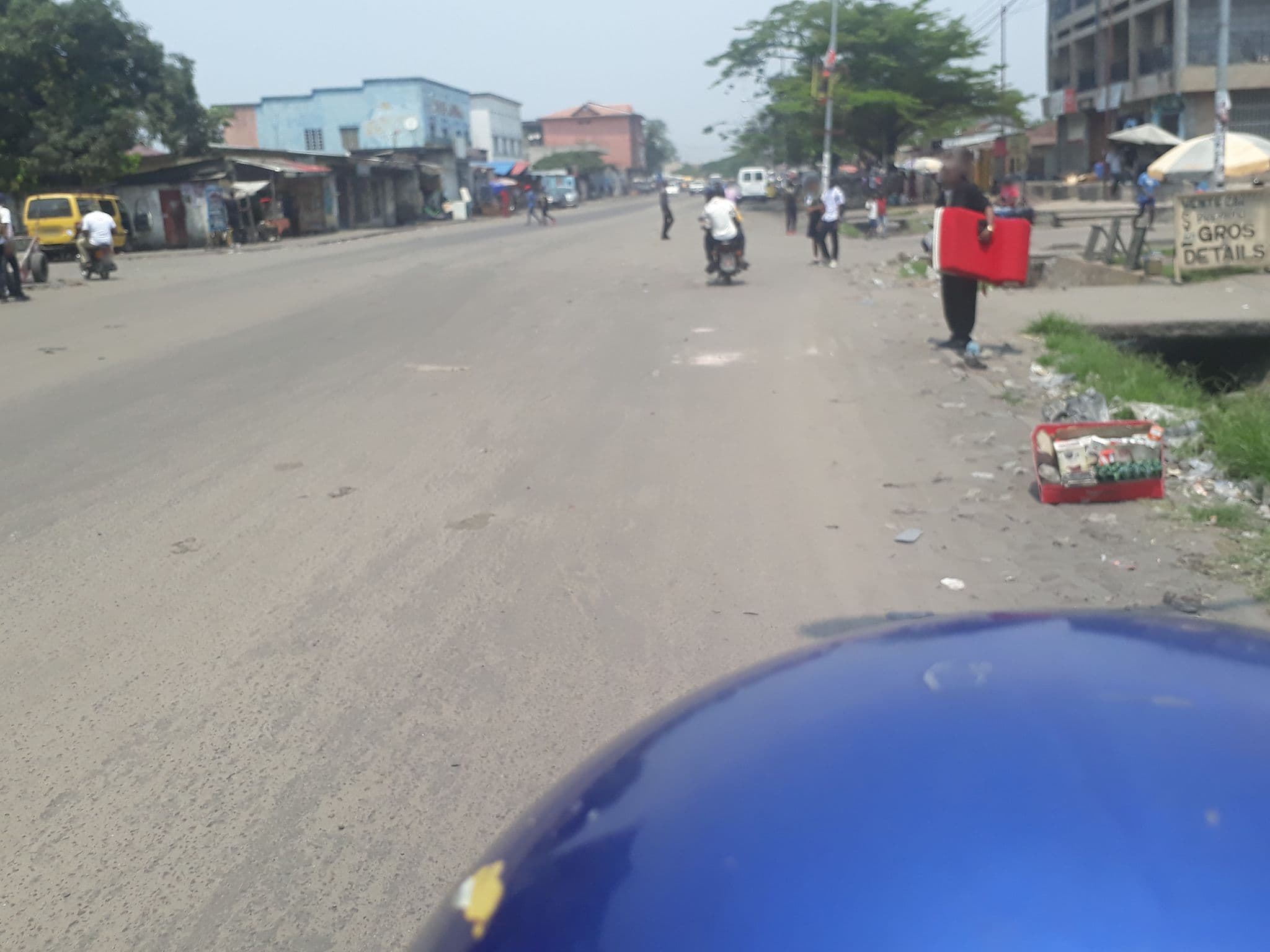 Street view near Chez Lyliane, Kinshasa