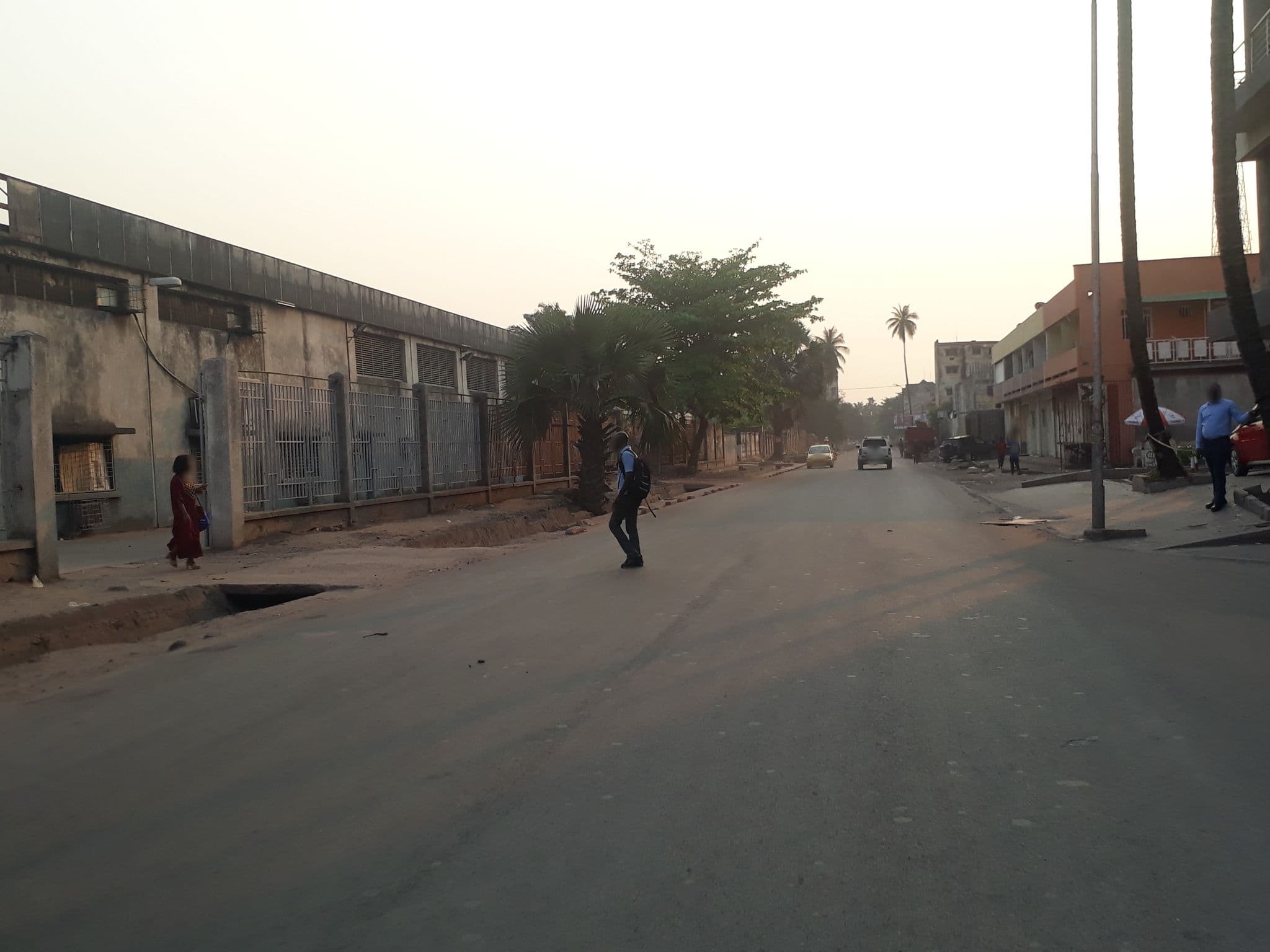 Street view near Hôtel Selton, Kinshasa