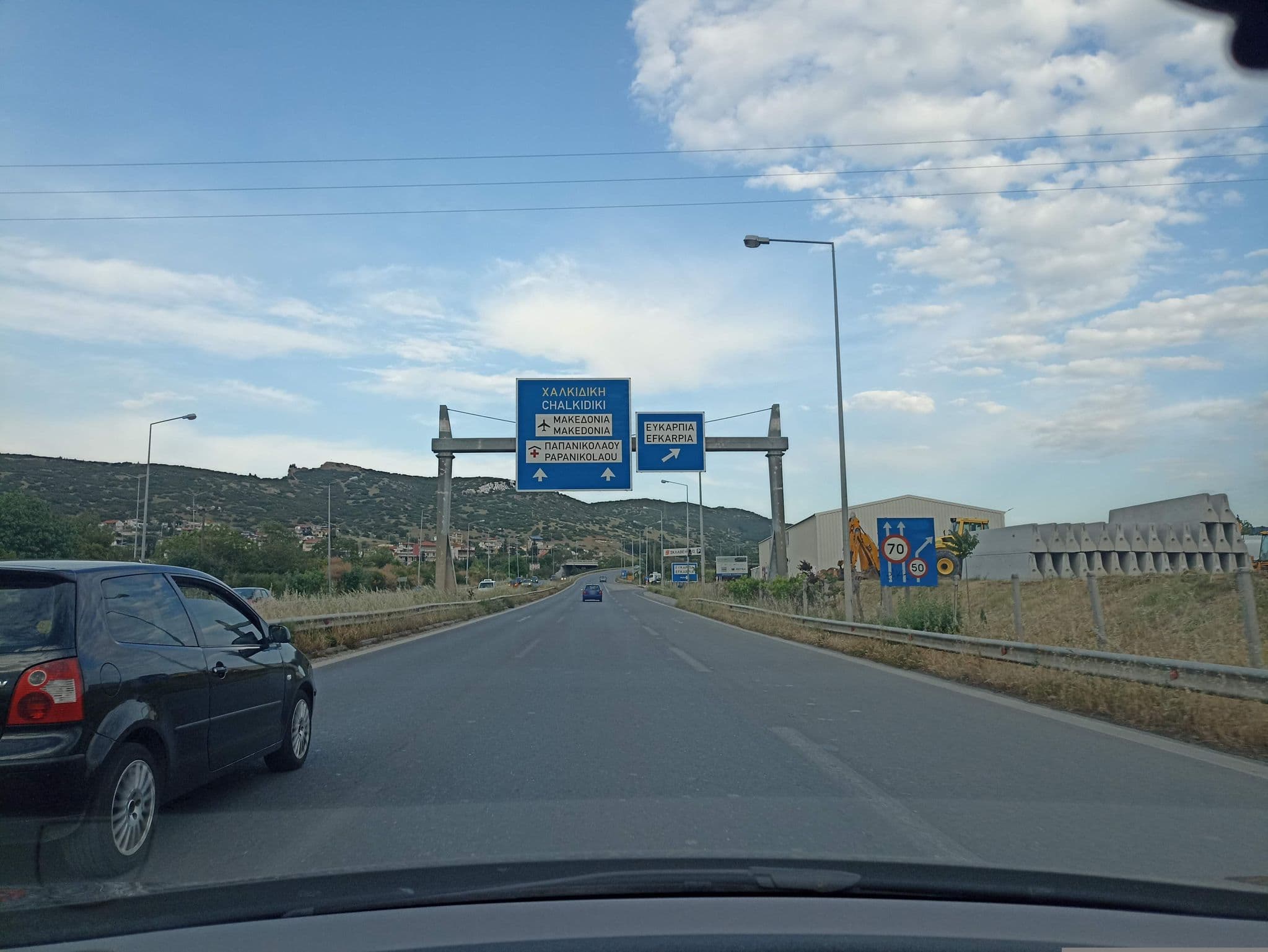 Street view near Byzantio Hotel, Efkarpía — © geraki (CC BY-SA · Mapillary)