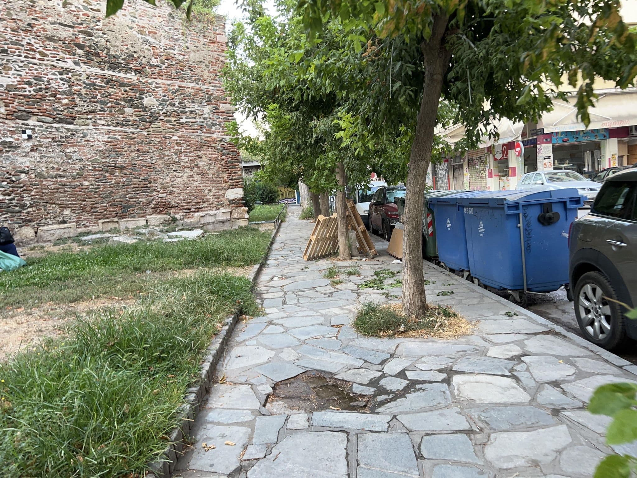 Street view near Your Home Away From Home, Thessaloníki — © M0RARU (CC BY-SA · Mapillary)