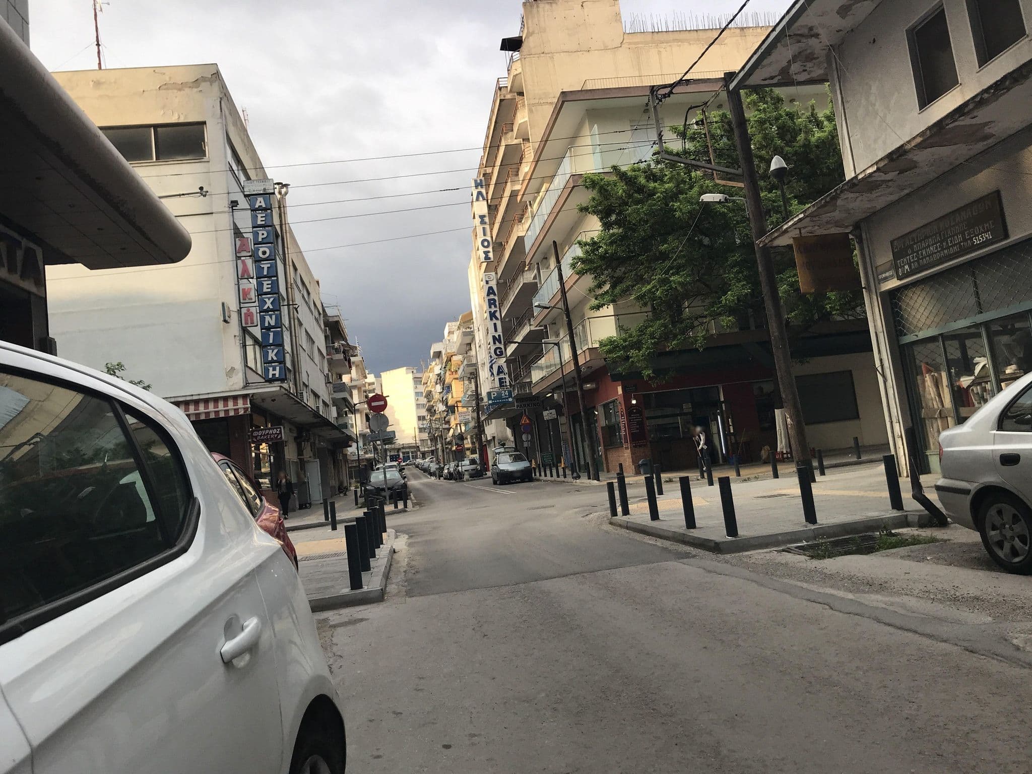 Street view near Roof Garden at Capsis Hotel, Thessaloníki — © miguel_andrade (CC BY-SA · Mapillary)