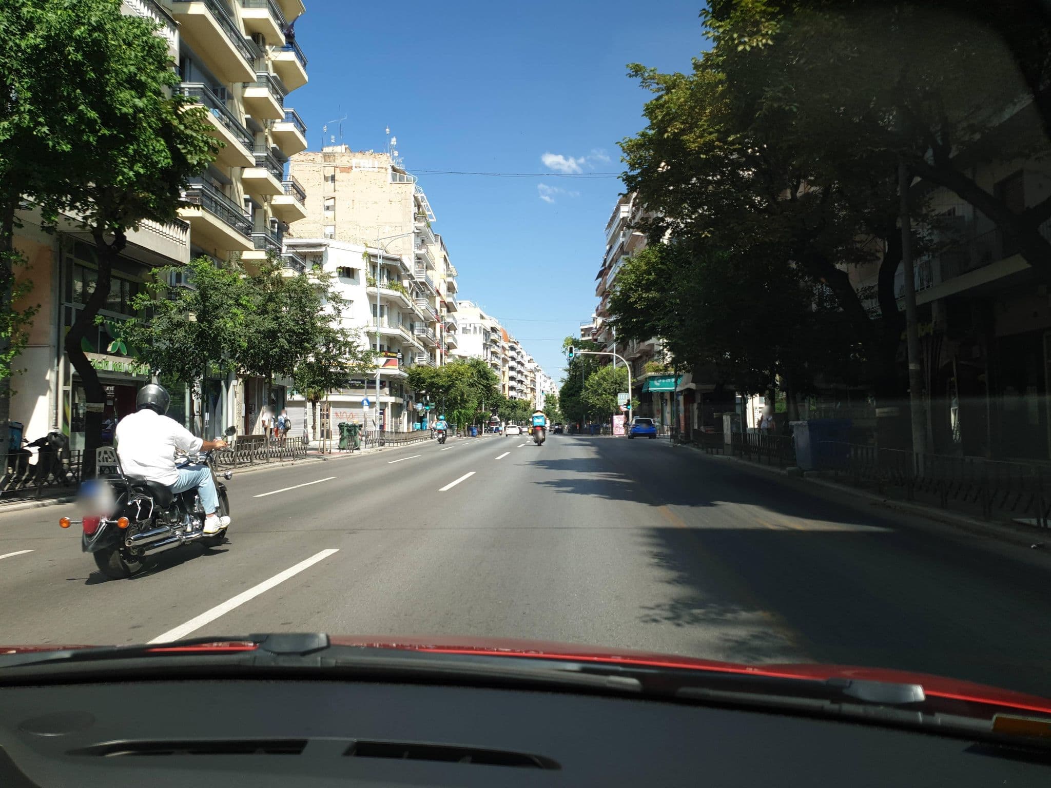 Street view near Zen Apartments, Ágios Pávlos — © yannakis (CC BY-SA · Mapillary)