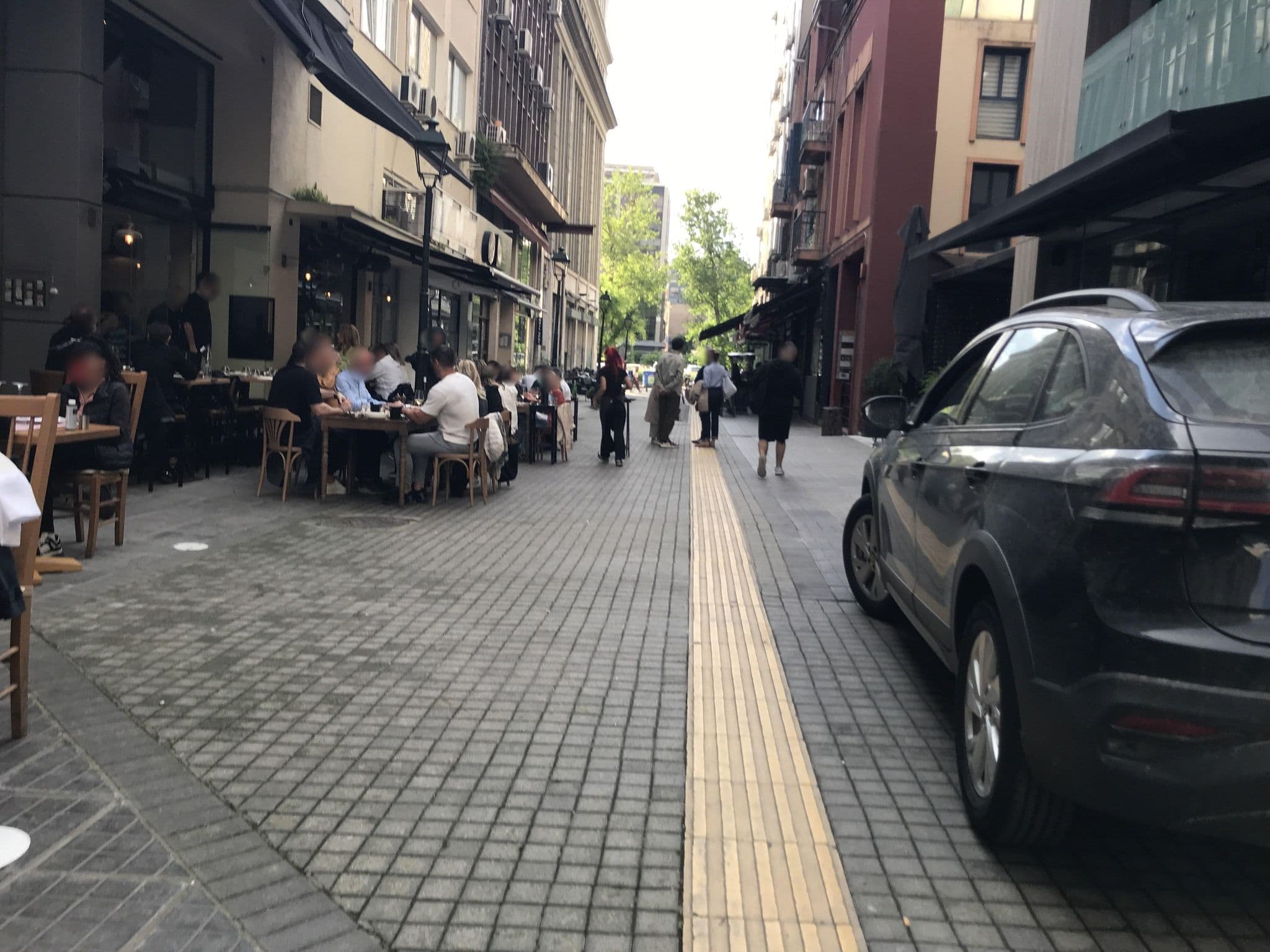 Street view near Ornament Suites, Thessaloníki — © miguel_andrade (CC BY-SA · Mapillary)