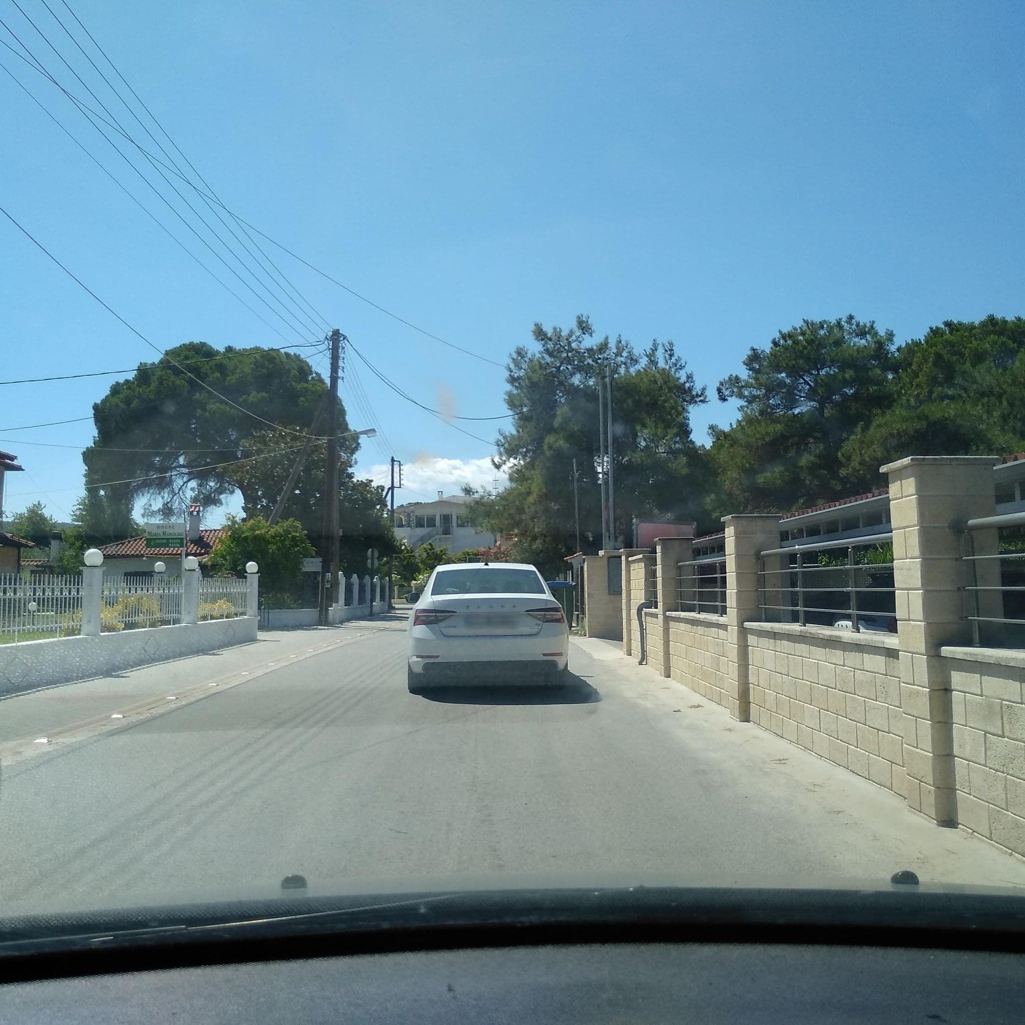 Street view near Villa Yoannis, Néos Marmarás — © tavi (CC BY-SA · Mapillary)