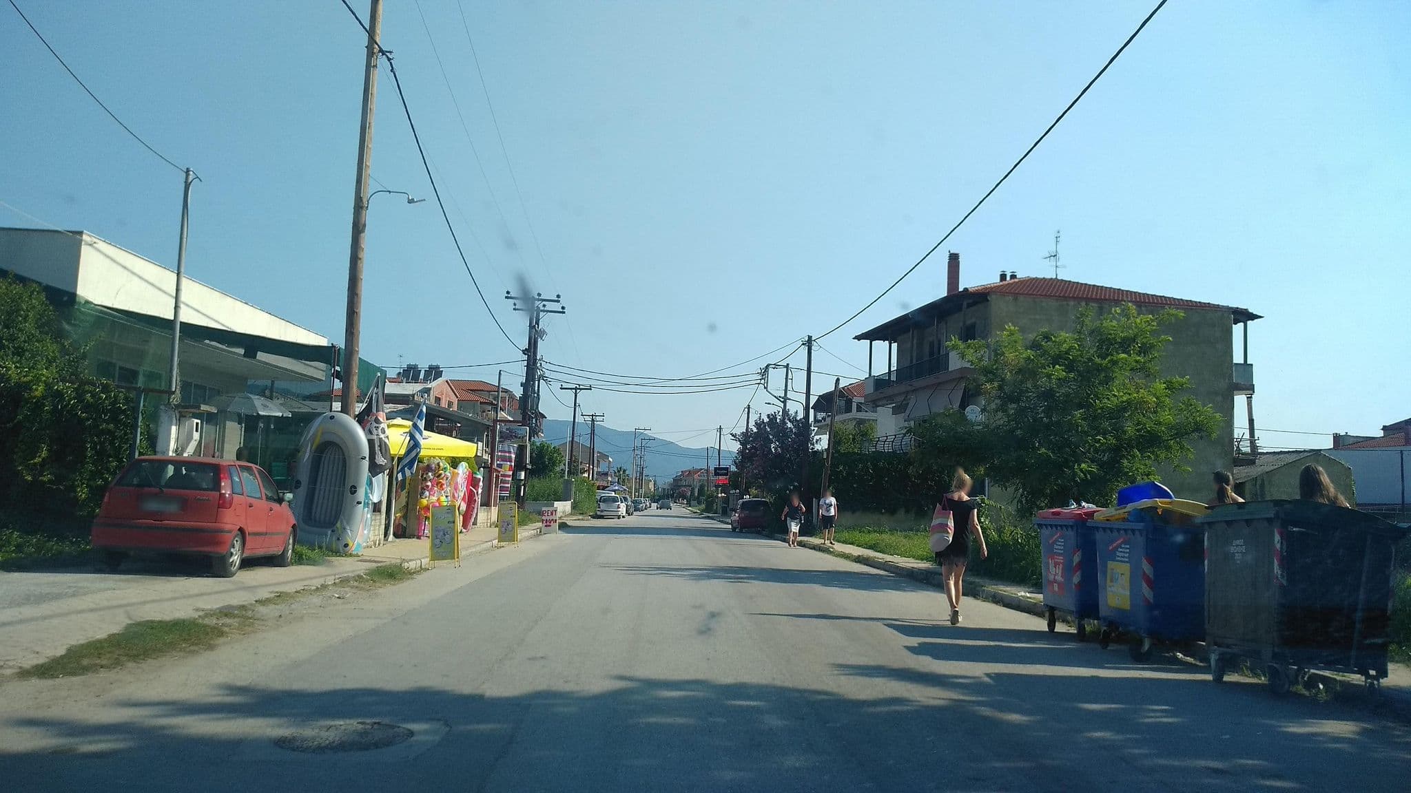 Street view near Vila Cross Plaza, Stavrós — © tavi (CC BY-SA · Mapillary)