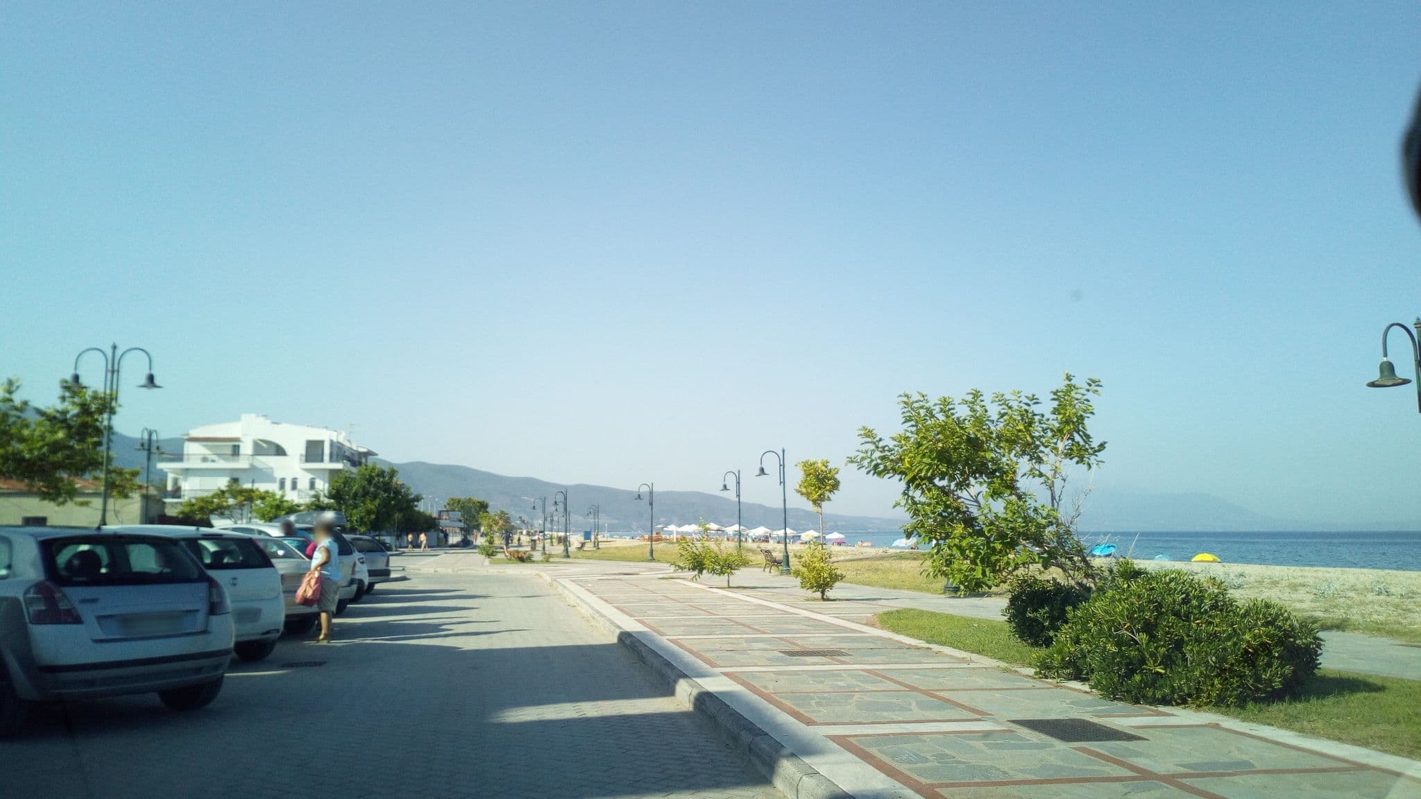 Street view near Amalia Hotel, Néa Vrasná — © skarmoutsosv (CC BY-SA · Mapillary)