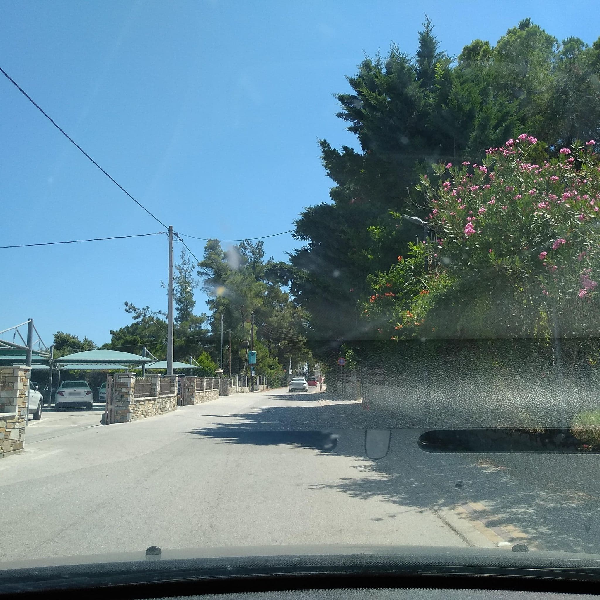 Street view near Vergos Hotel, Néos Marmarás — © tavi (CC BY-SA · Mapillary)