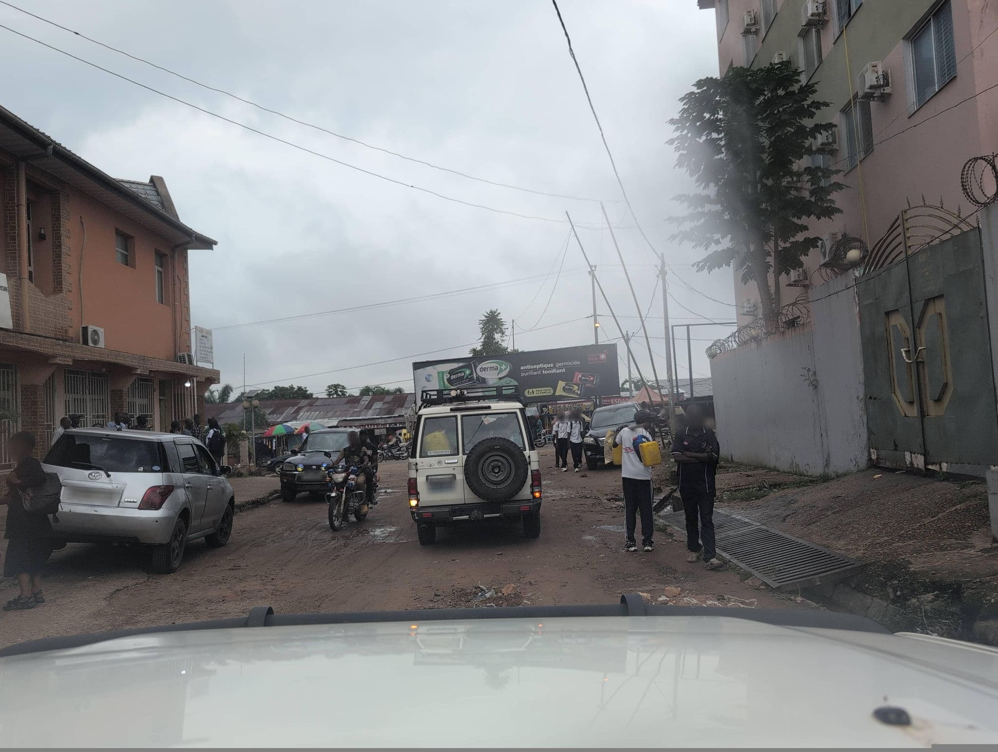 Street view near Grand Hôtel de Kikwit, Kikwit — © christebenya (CC BY-SA · Mapillary)