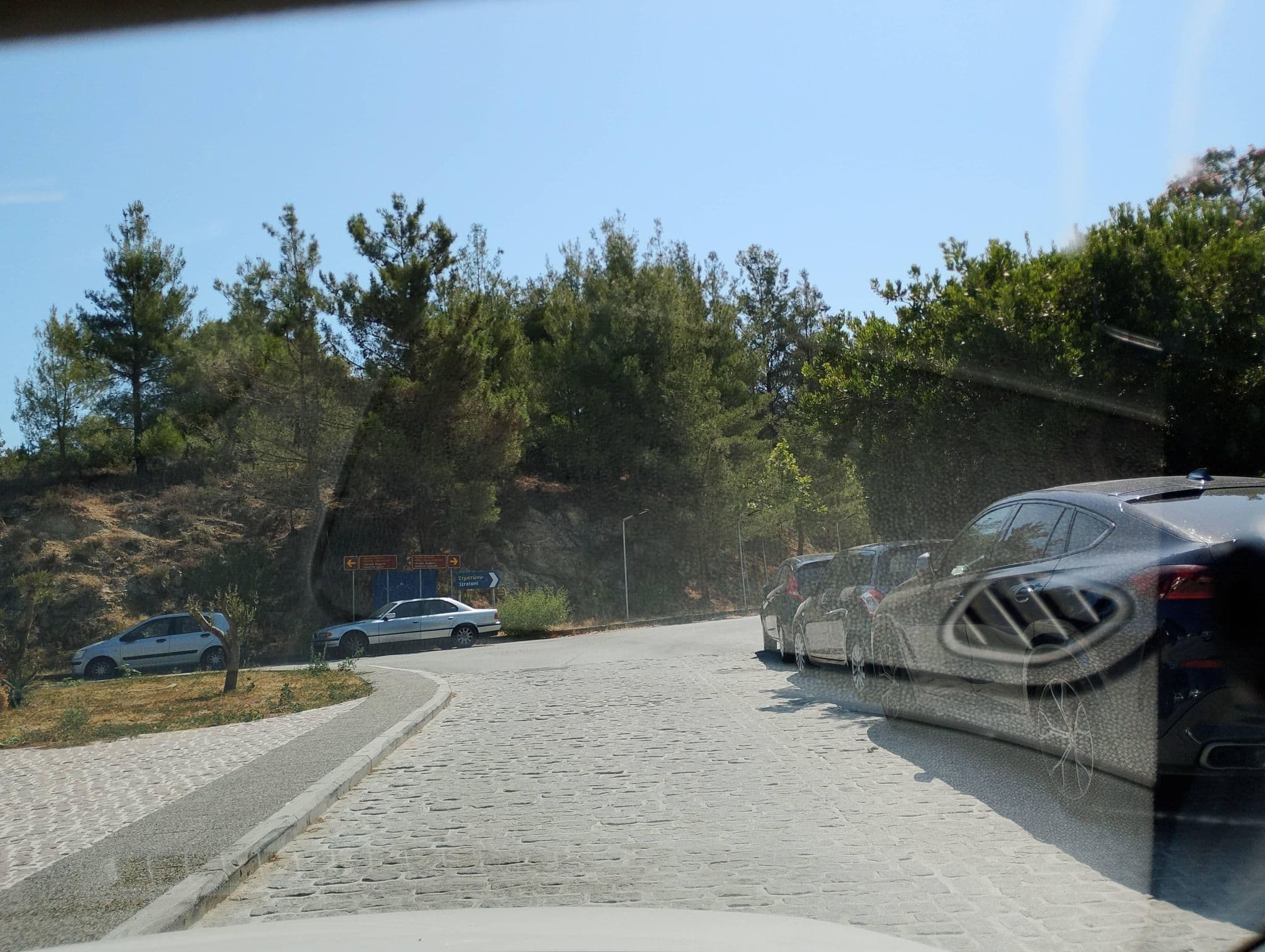 Street view near Liotopi Hotel, Stavrós — © George_210 (CC BY-SA · Mapillary)