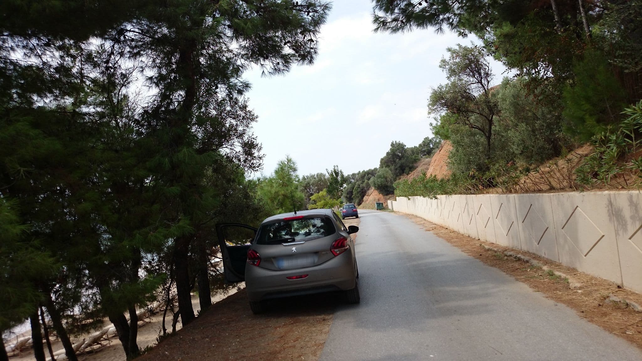 Street view near 4102, Néa Moudhaniá — © zverik (CC BY-SA · Mapillary)