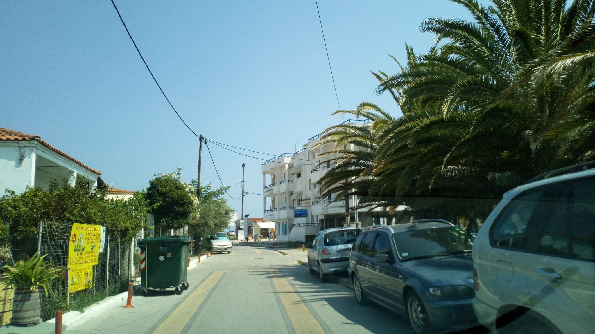 Street view near Giota's Studios, Sárti — © skarmoutsosv (CC BY-SA · Mapillary)