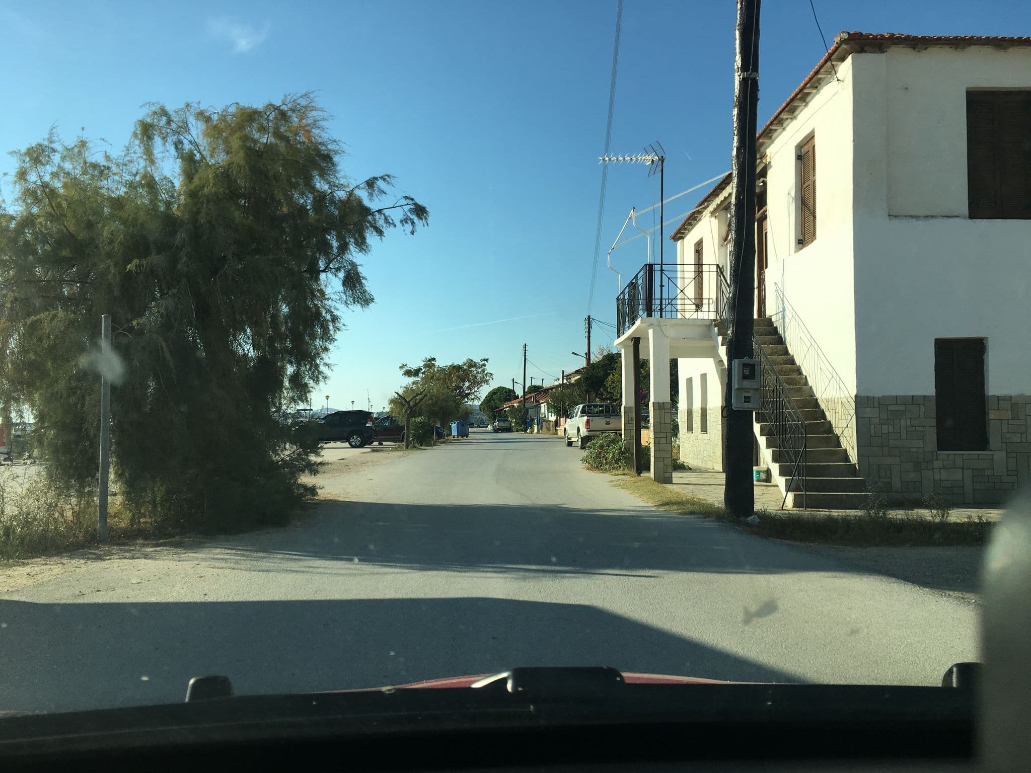 Street view near Leonvillas, Níkiti — © noel (CC BY-SA · Mapillary)