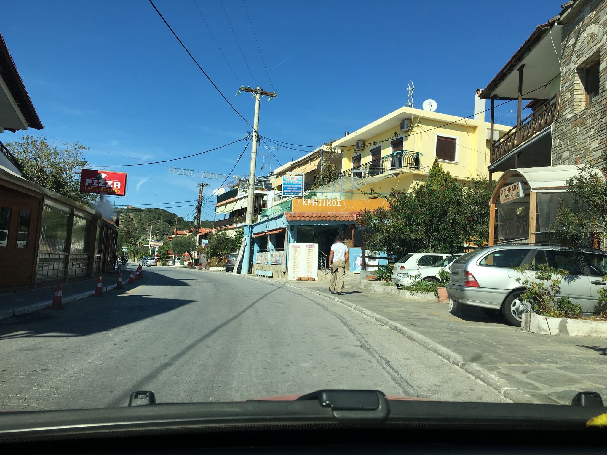 Street view near hotel archondariki, Néa Róda — © noel (CC BY-SA · Mapillary)