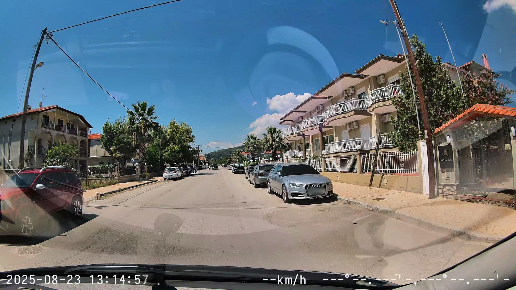 Street view near Alexandros Palace, Stavrós — © sm4rk0 (CC BY-SA · Mapillary)