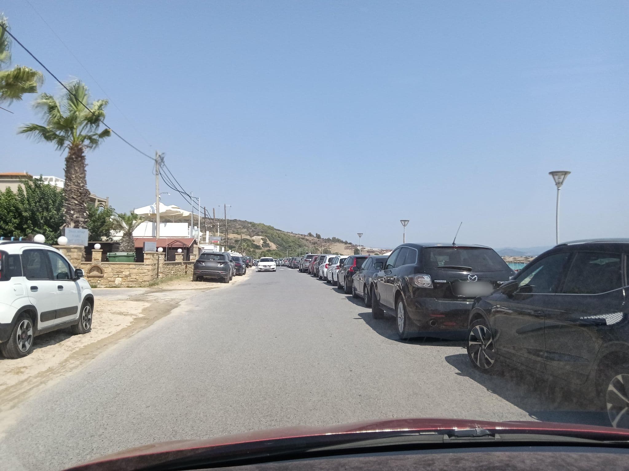 Street view near Meltemi Rooms, Níkiti — © nglf (CC BY-SA · Mapillary)