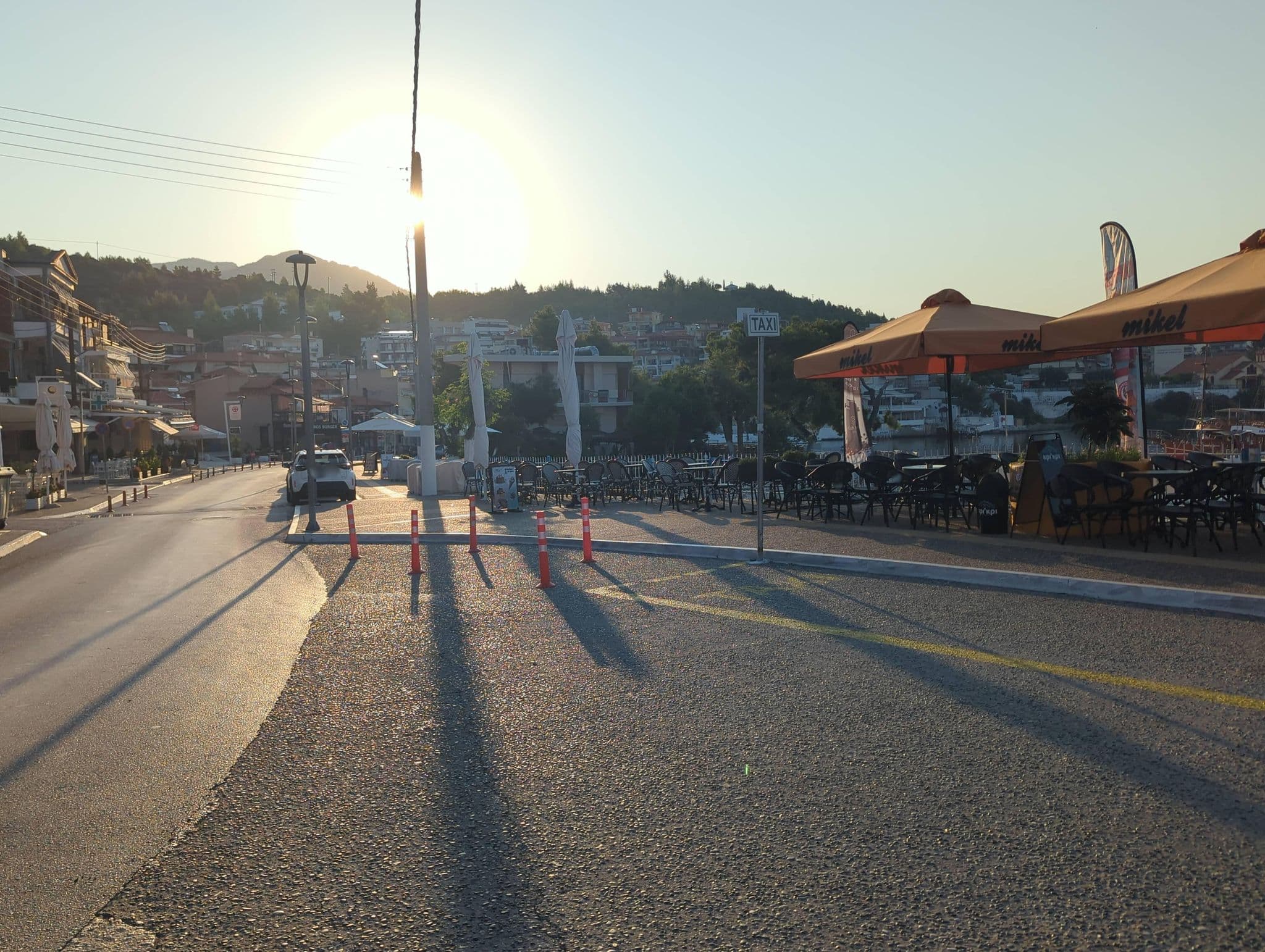 Street view near Hotel Glaros, Néos Marmarás — © tr_ck3em (CC BY-SA · Mapillary)