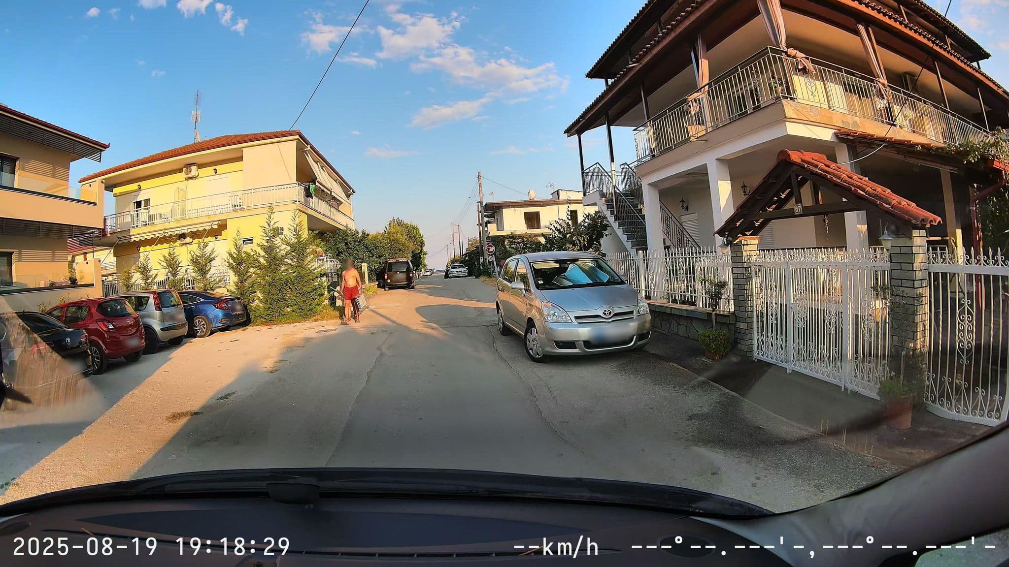 Street view near Amalthea Palace, Néa Vrasná — © sm4rk0 (CC BY-SA · Mapillary)