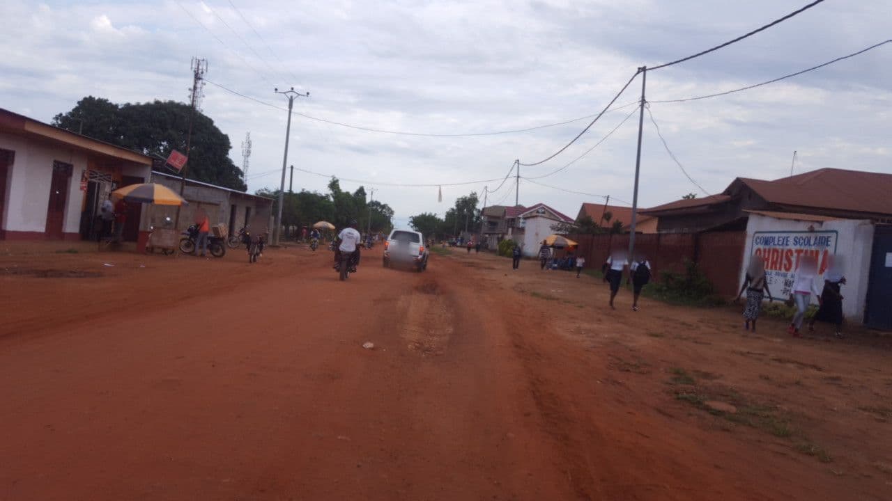 Street view near Christina, Bandundu Province — © don20 (CC BY-SA · Mapillary)