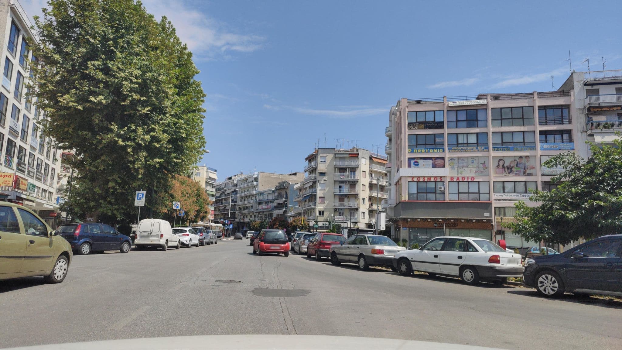 Street view near Metropolis Hotel Serres, Sérres — © tr4sk (CC BY-SA · Mapillary)