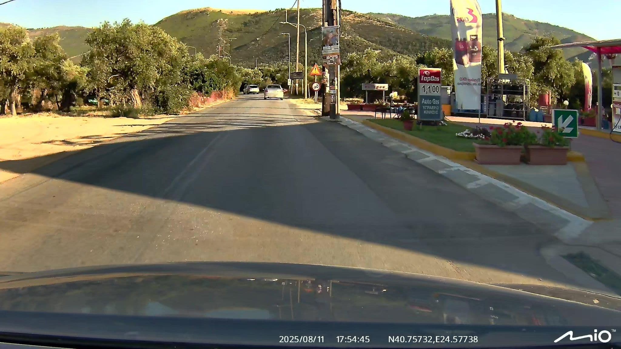 Street view near Holidays Hotel, Prínos — © puky (CC BY-SA · Mapillary)