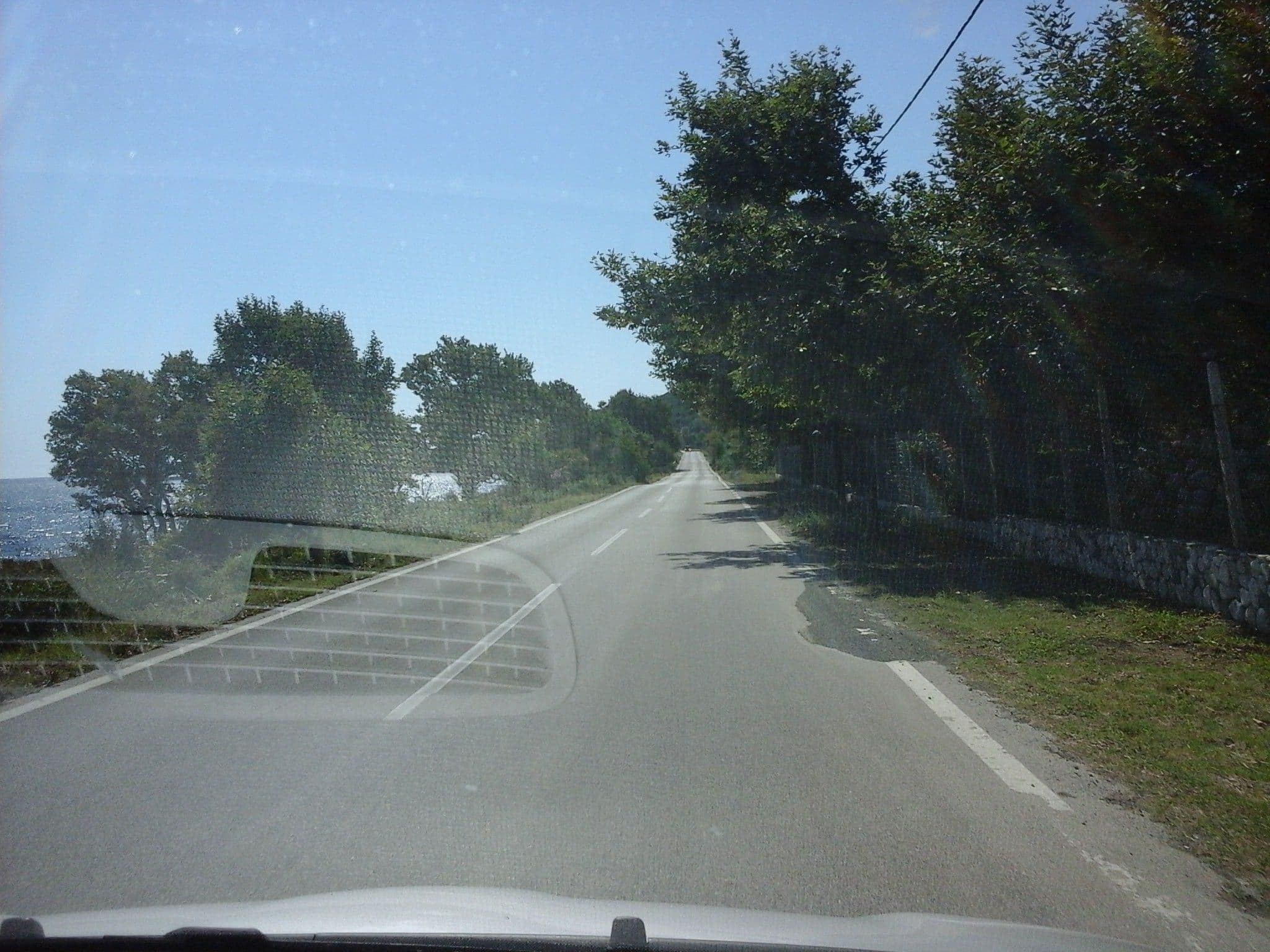 Street view near Aigaion, Kamariótissa — © robot8a (CC BY-SA · Mapillary)