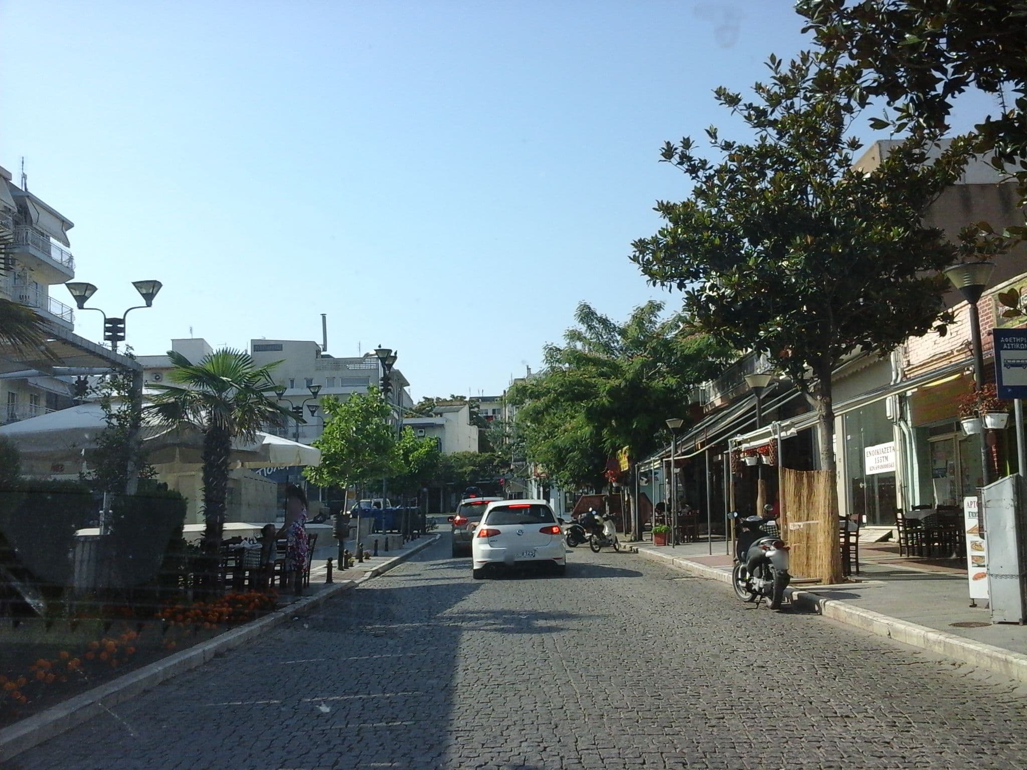 Street view near Hotel Kastoria, Alexandroupoli — © robot8a (CC BY-SA · Mapillary)