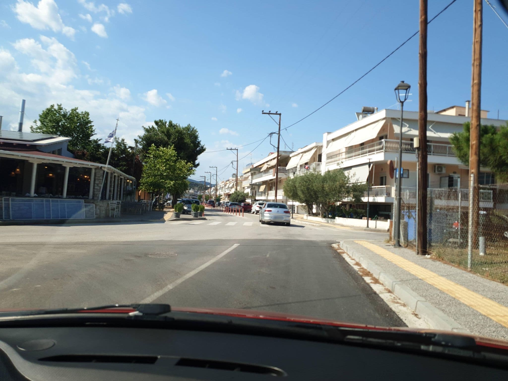 Street view near isalos Suites, Néa Iraklítsa — © yannakis (CC BY-SA · Mapillary)