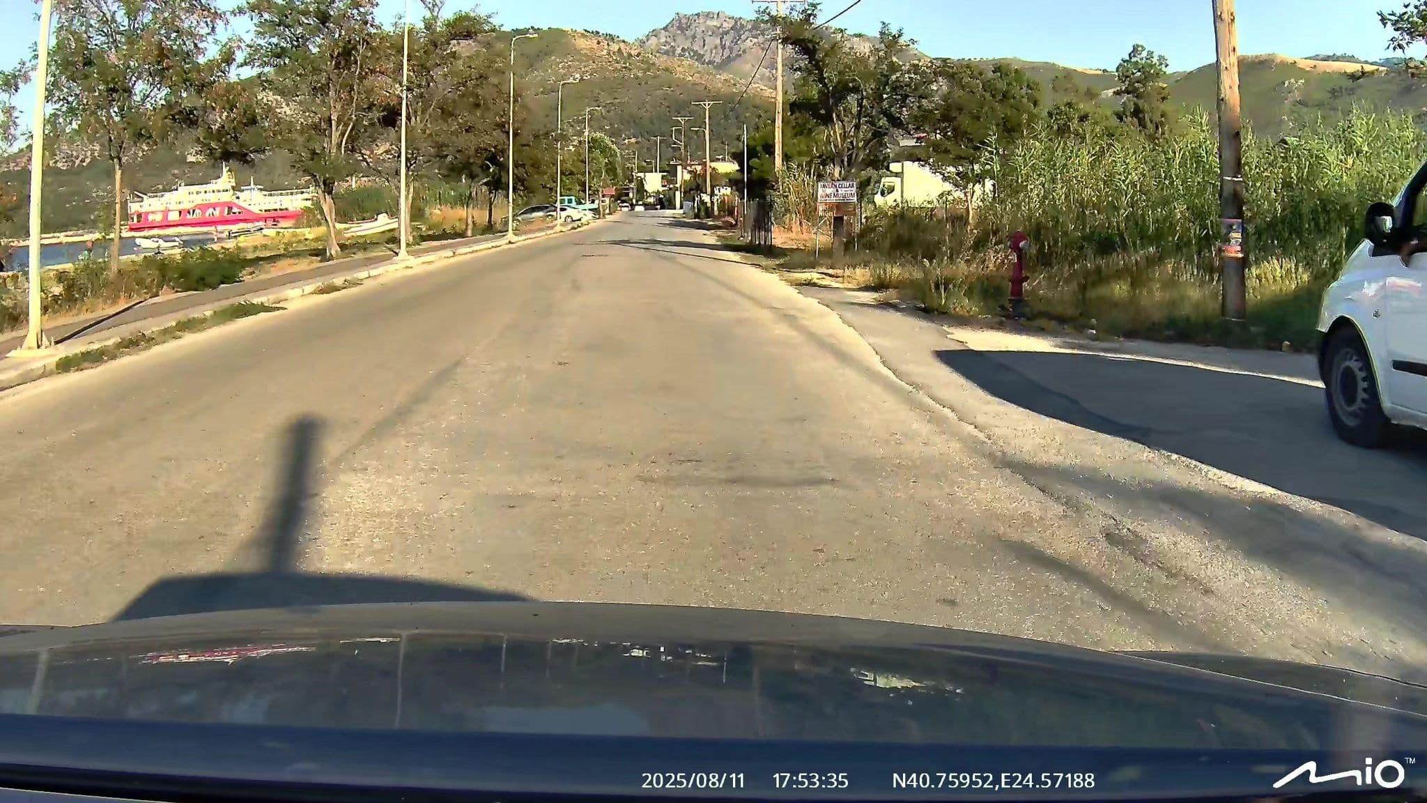 Street view near Eleani Hotel, Prínos — © puky (CC BY-SA · Mapillary)