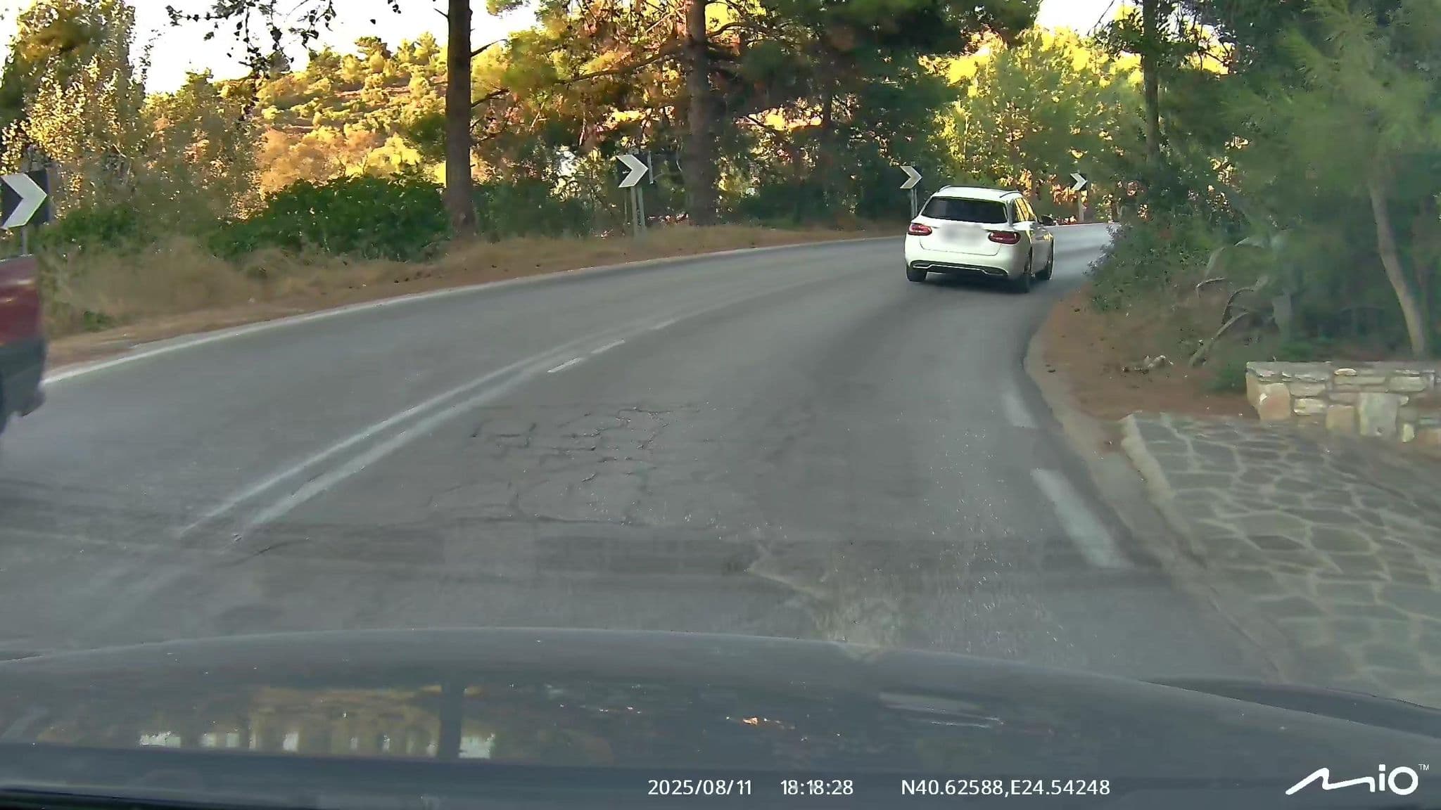 Street view near Zoe Hotel, Limenária — © puky (CC BY-SA · Mapillary)