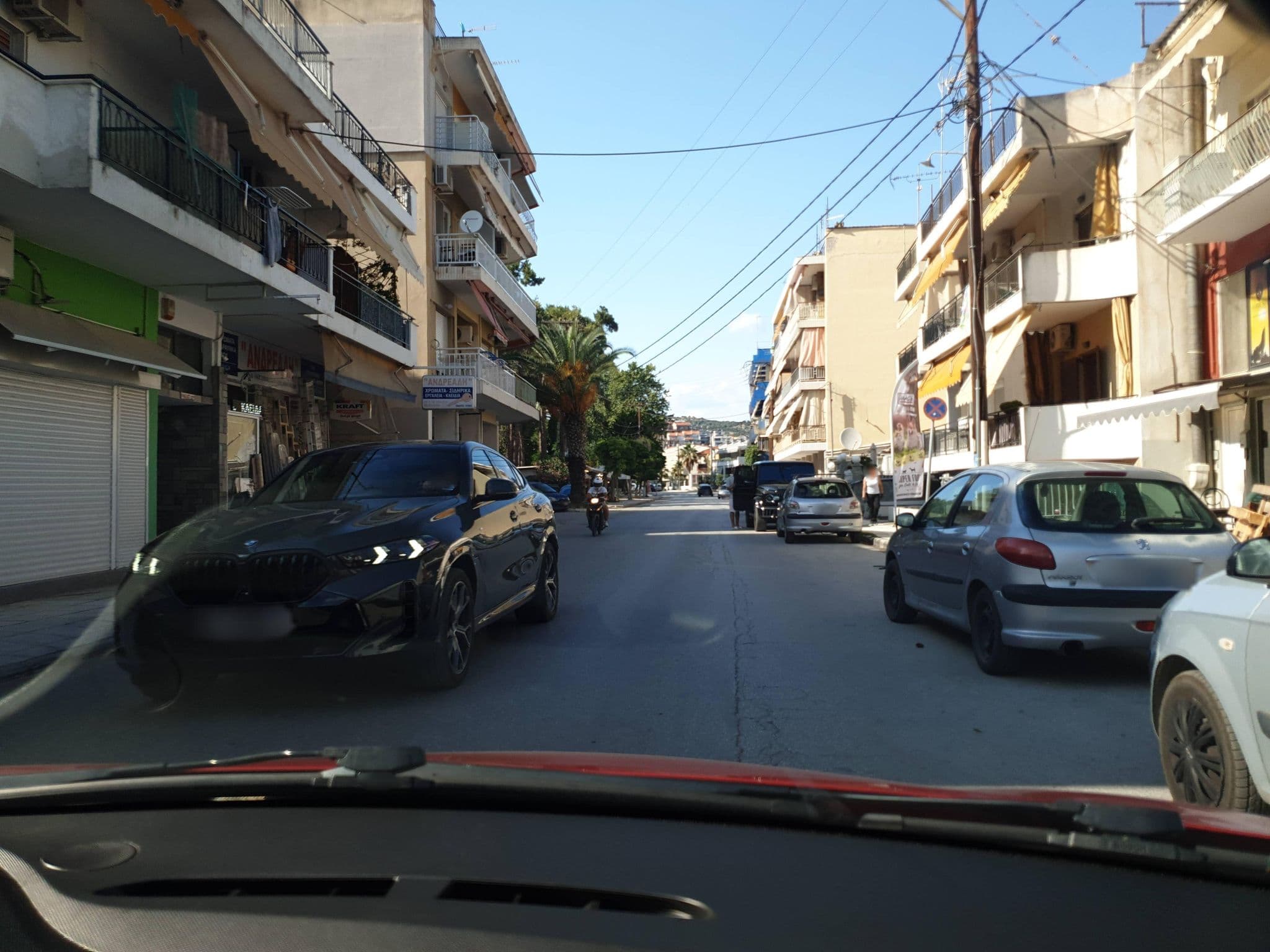 Street view near Dionysos Hotel, Néa Iraklítsa — © yannakis (CC BY-SA · Mapillary)