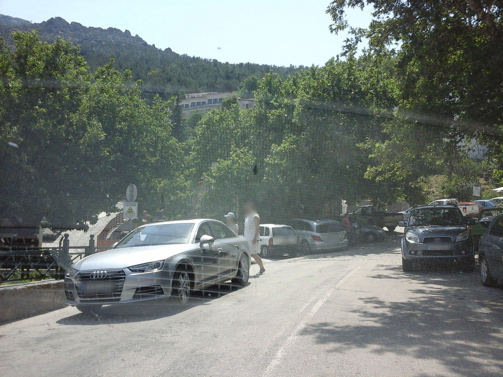 Street view near Axiokersa Suites, Kamariótissa — © robot8a (CC BY-SA · Mapillary)