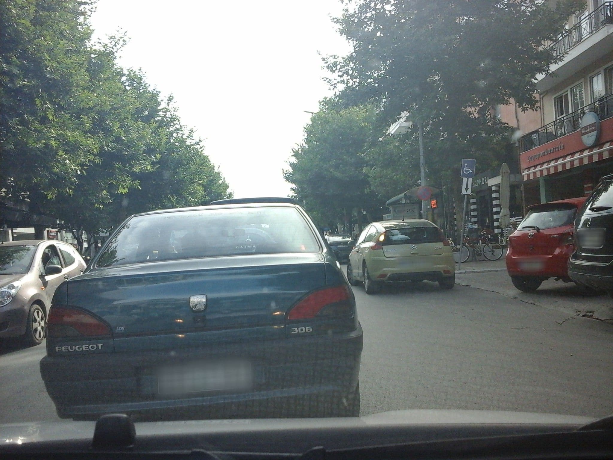 Street view near Hotel Alex, Alexandroupoli — © robot8a (CC BY-SA · Mapillary)