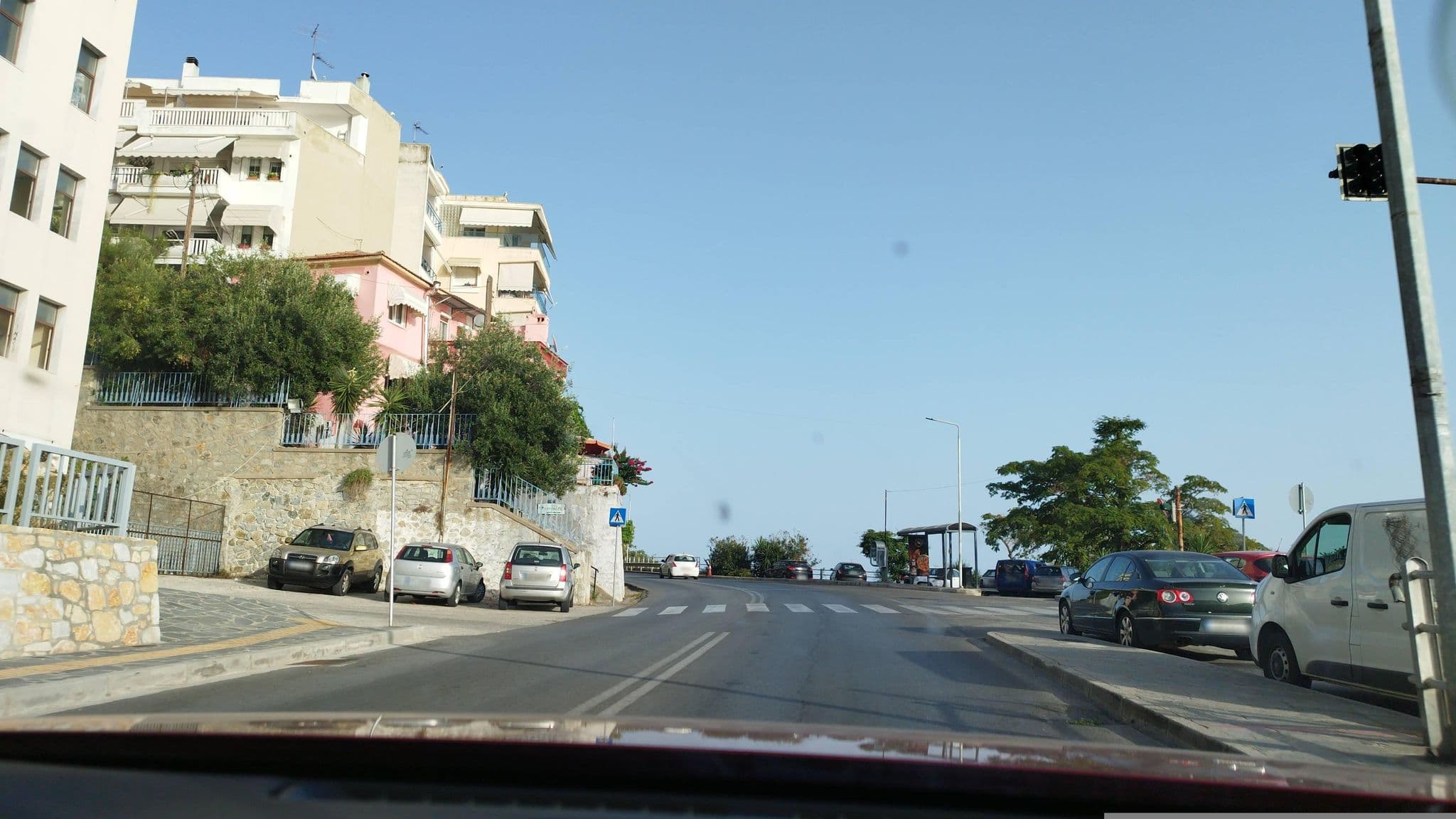 Street view near Urban Bay Aparments, Kavála — © neau (CC BY-SA · Mapillary)