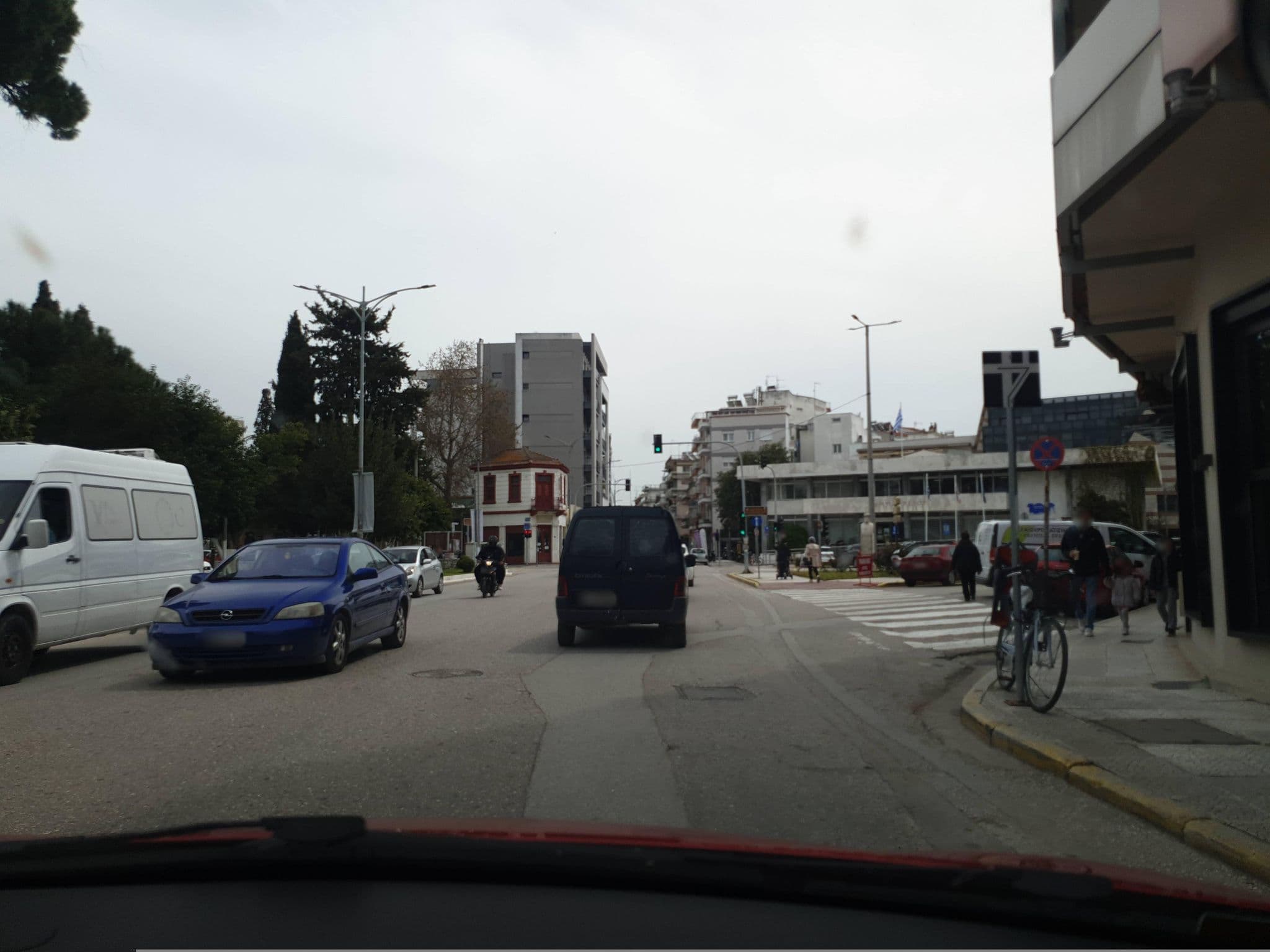 Street view near Democritus Hotel, Komotiní — © yannakis (CC BY-SA · Mapillary)