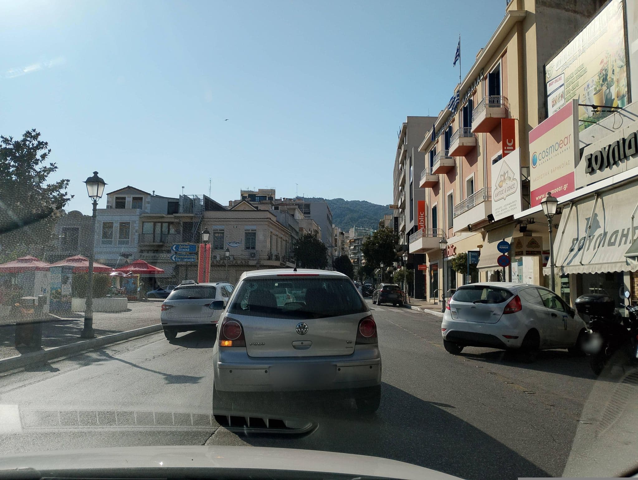 Street view near Tosca Beach Bungalows, Kavála — © George_210 (CC BY-SA · Mapillary)